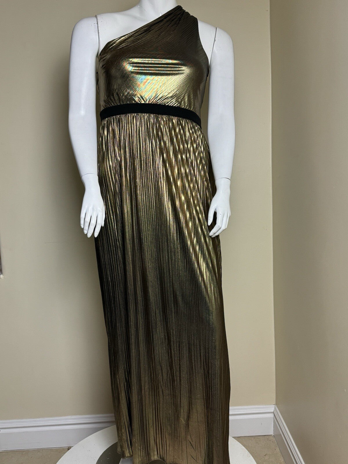 Shelby Nites One Shoulder Gold Dress Sz 14. (B.109)