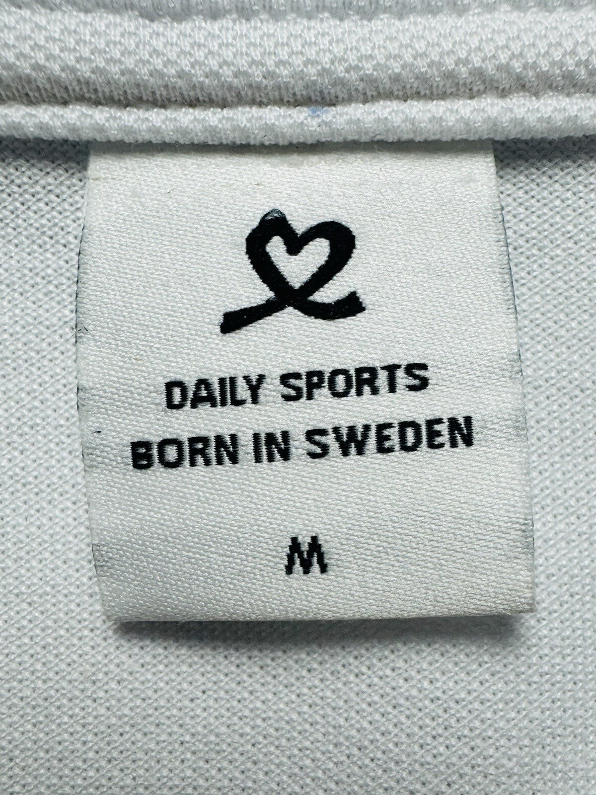 Daily Sports Women’s Golf Shirt Sz M     (B.140)