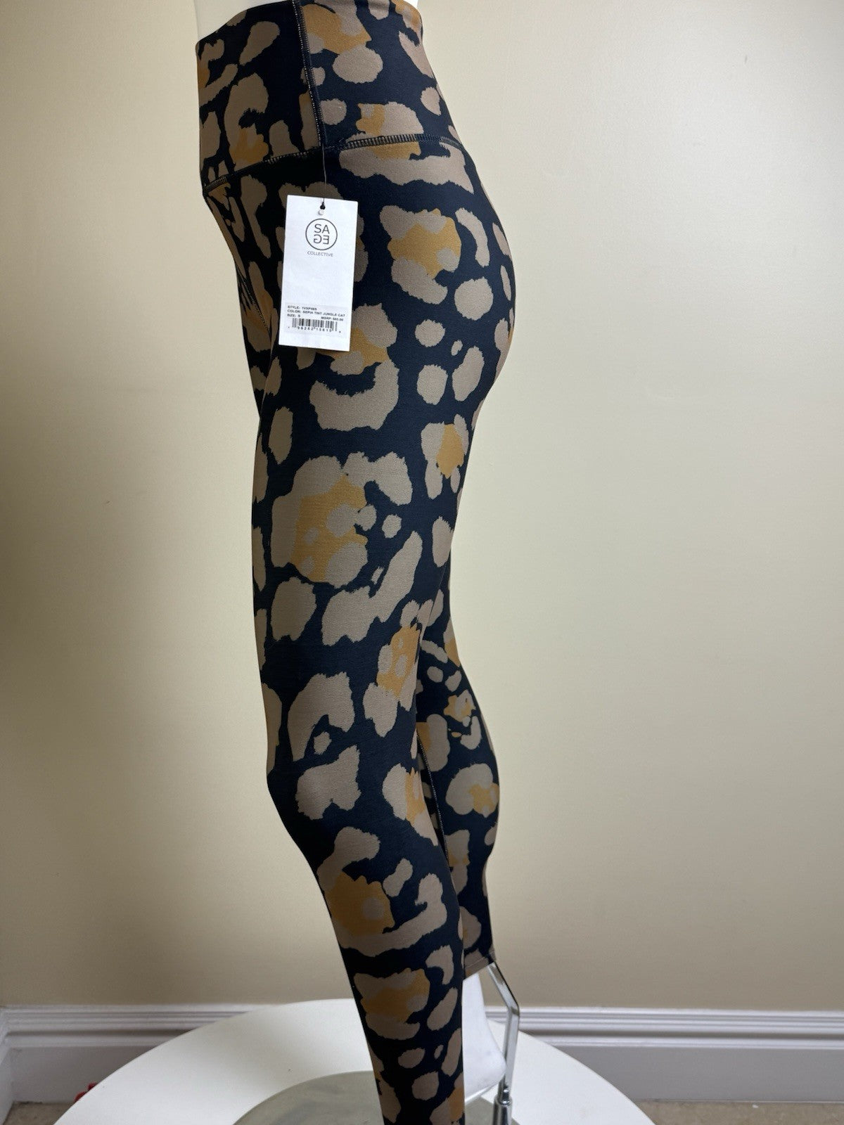 $65 SAGE COLLECTIVE High-Rise Leggings Jungle Cat Size S.  (B.156)