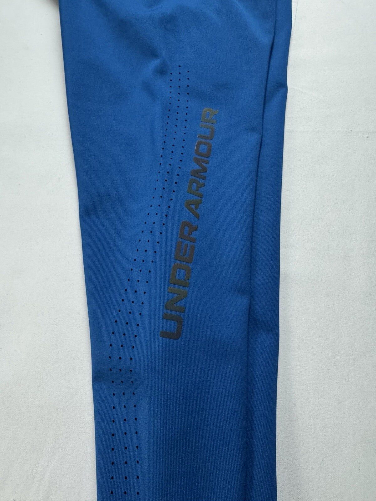 $110 Under Armour Women’s Blue Leggings Size S .   (B.142)