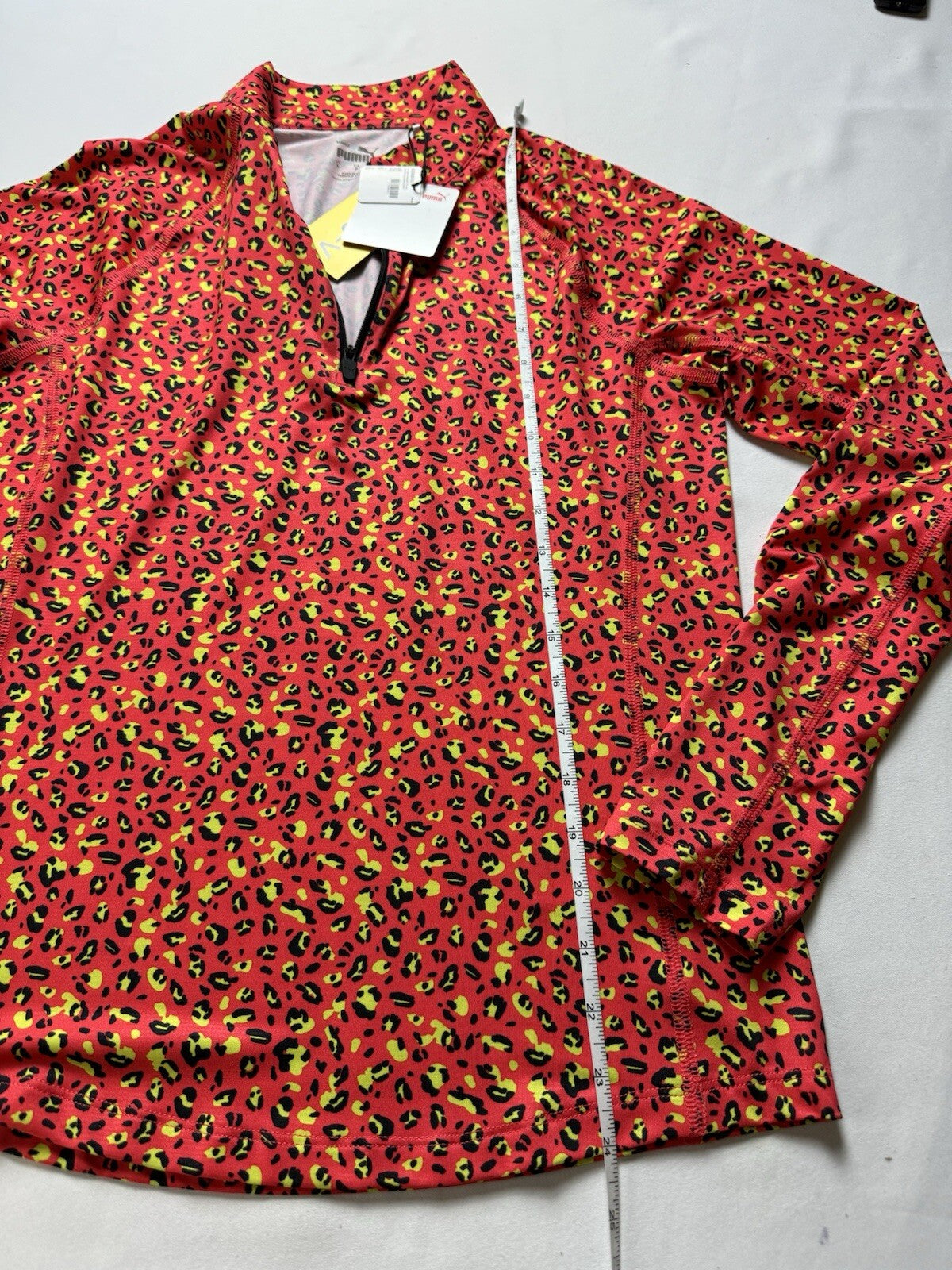 Puma Women's Leopard Print Sweatshirt Size S.   (B.110/1)