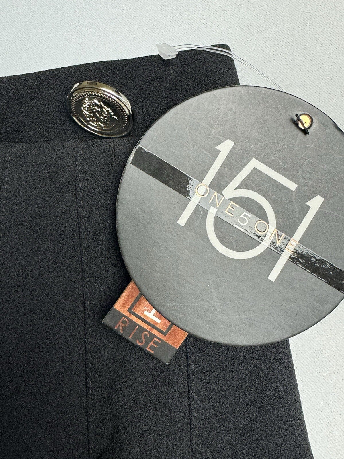 One 5 One Women Black Ruffled Skirt Sz XL. (B.91)