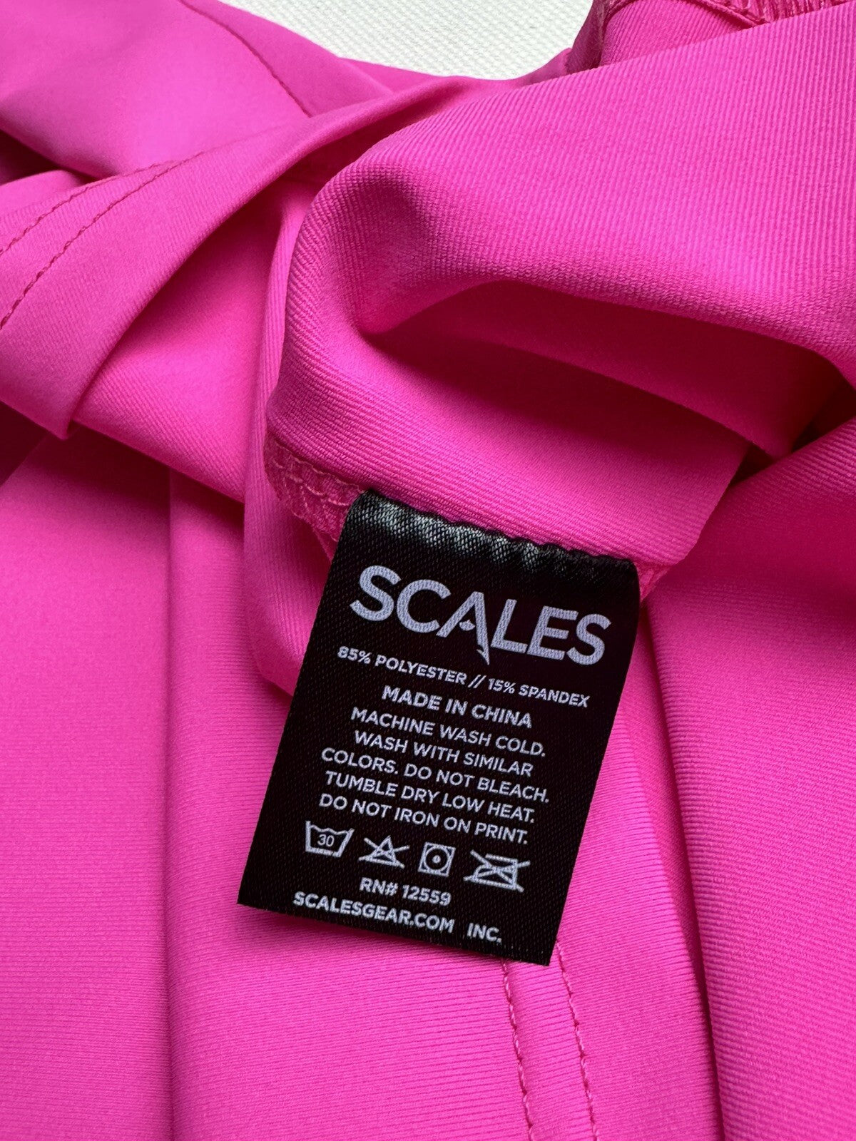 Scales Women’s Golf Shirt Sz XL    (B.146)