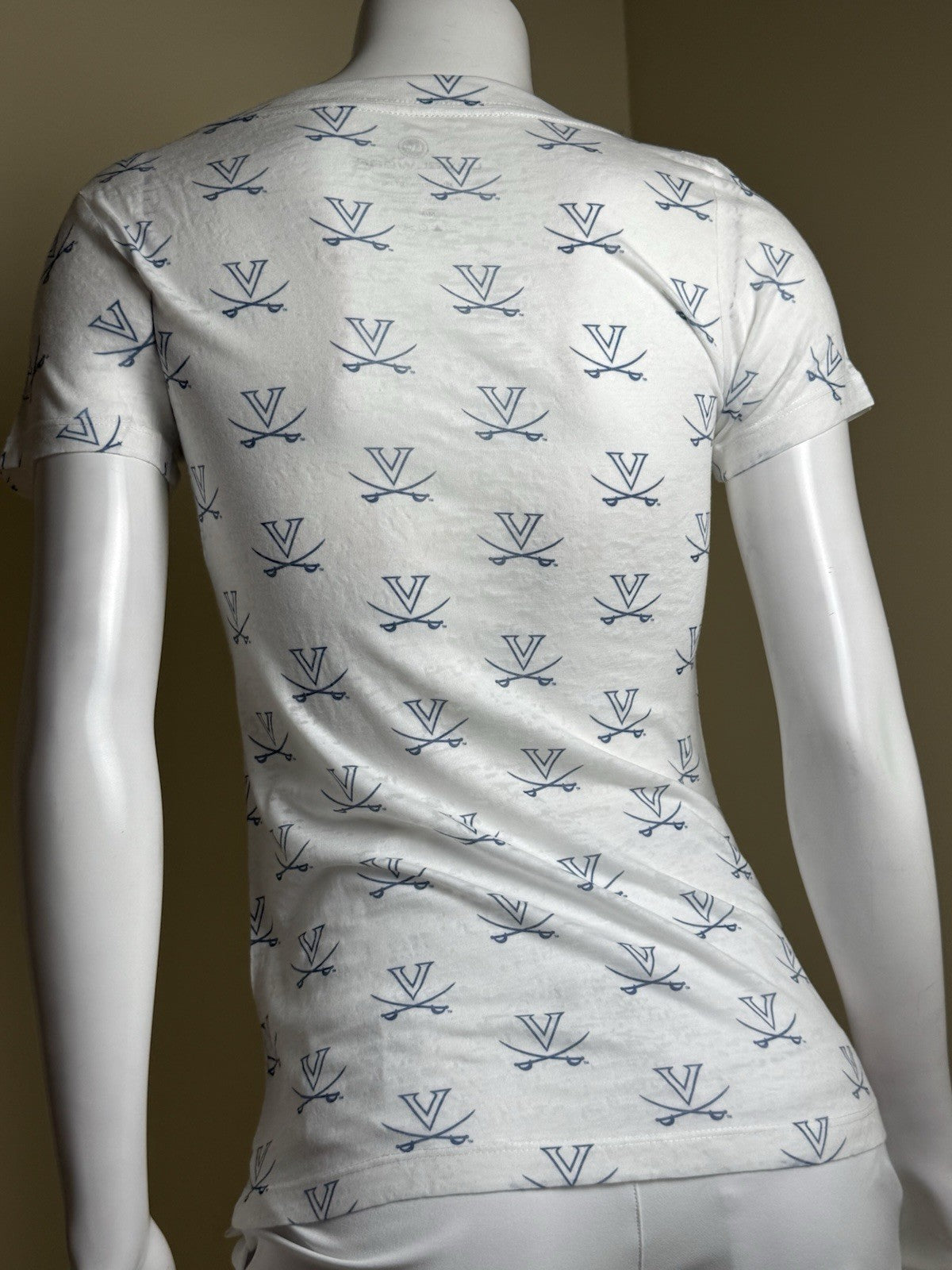 LeverWear Women's Virginia Logo shirt Sz M   (B.170)