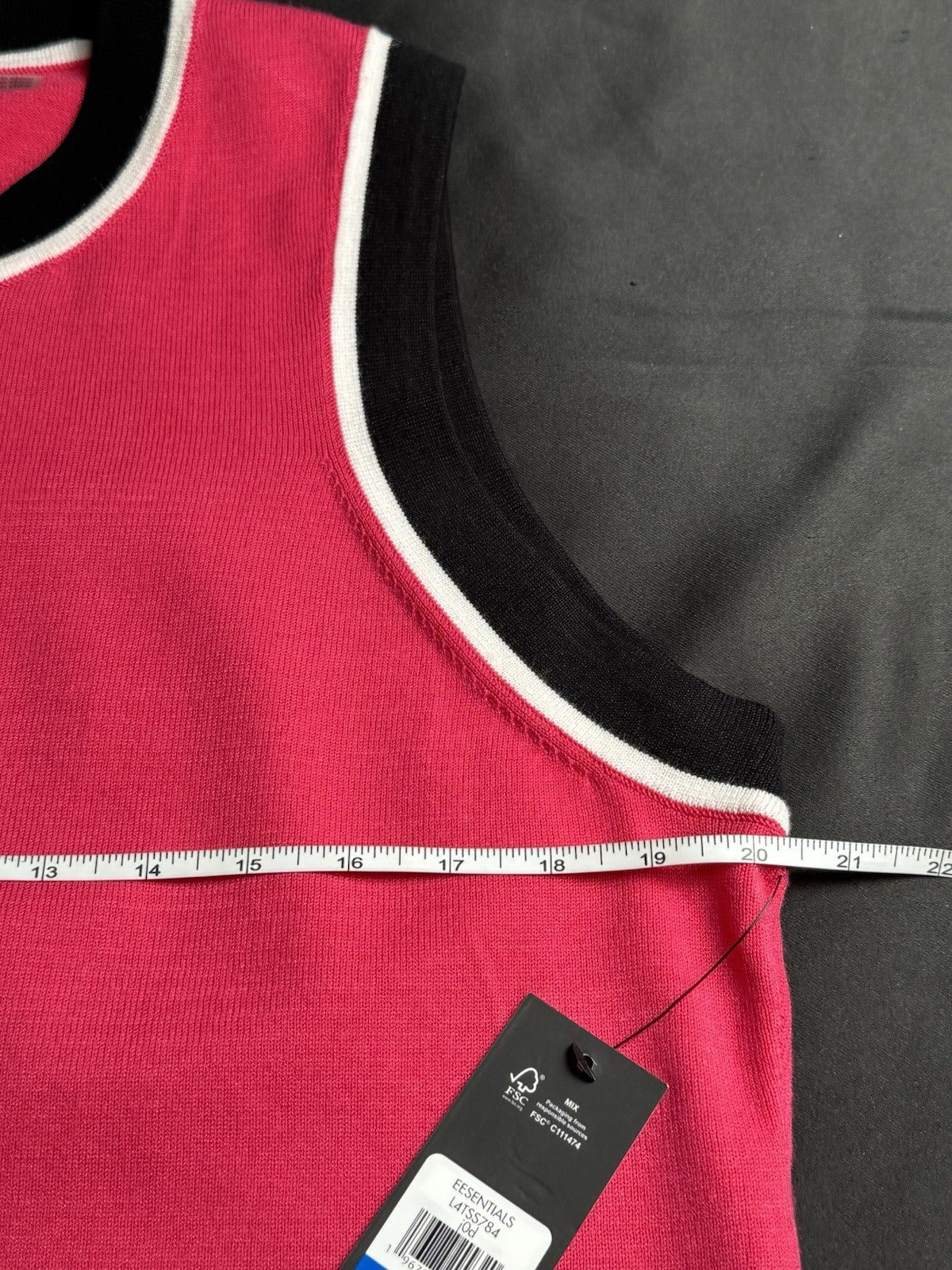 $69 Karl Lagerfeld Women’s Sweater vest Sz XL.      (B.150)