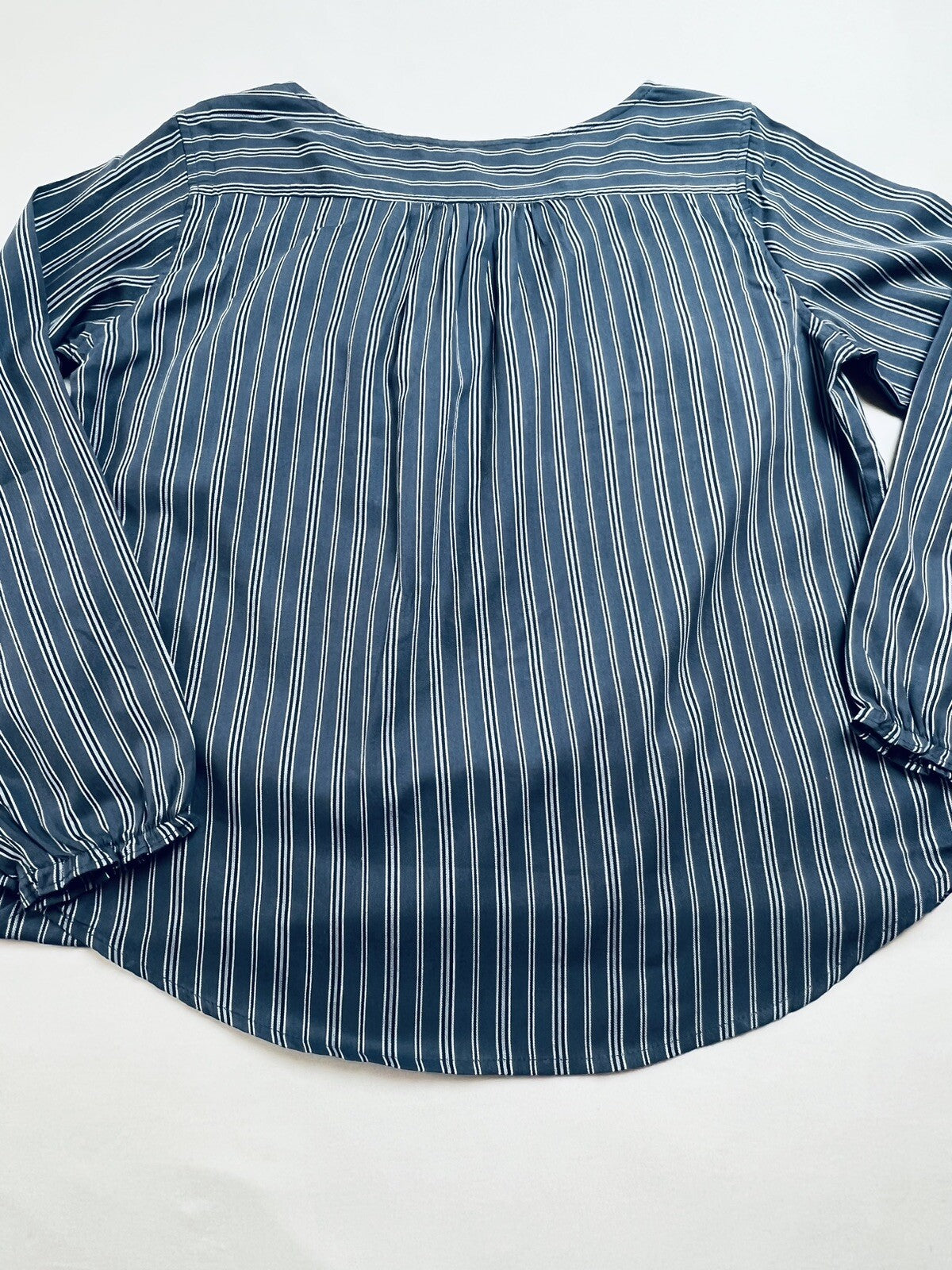 Lee Shape Illusions Women’s Blouse/Top Sz L Blue White Striped