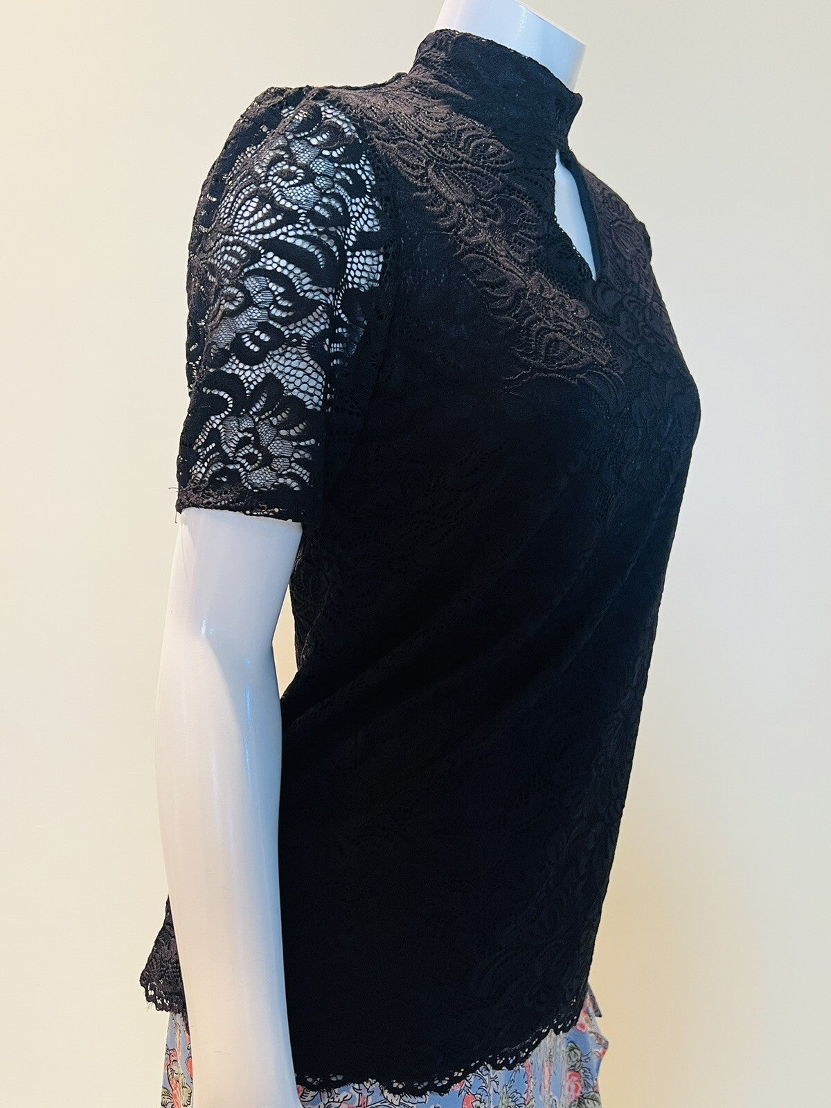 PerSeption Concept Women's Size S Black Short Sleeve Lace Top (1)