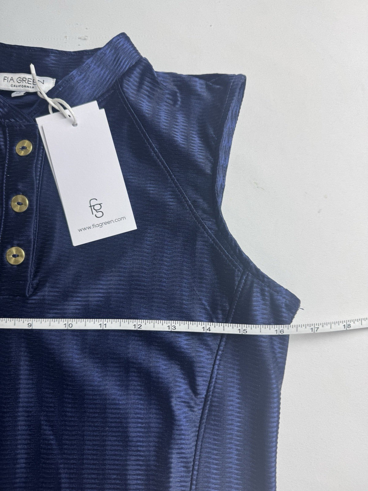 FIA Green California Women’s Top Sz XS Golf Shirt.       (B.161)