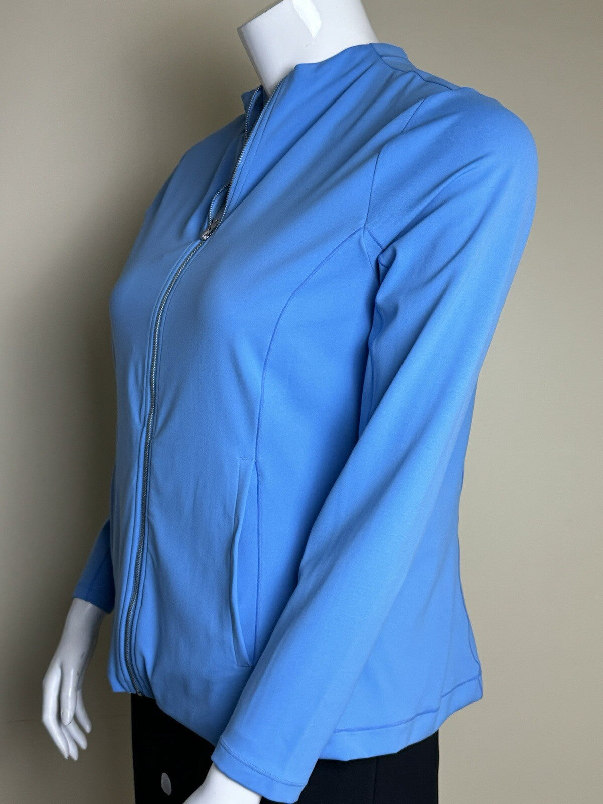 $130 NIKE YOGA Women’s blue jacket Size 1X.   (B.104)