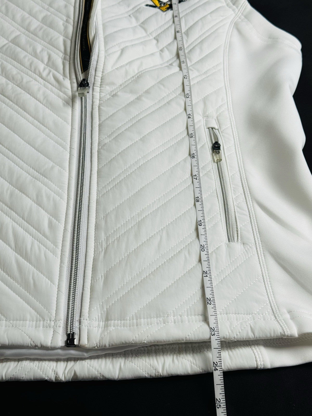 LeverWear Women's Pittsburgh Penguin Logo Quilted Vest Sz M.   (B.163)
