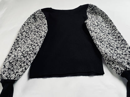 On Twelfth Women’s Top Blouse Sz S Sweater