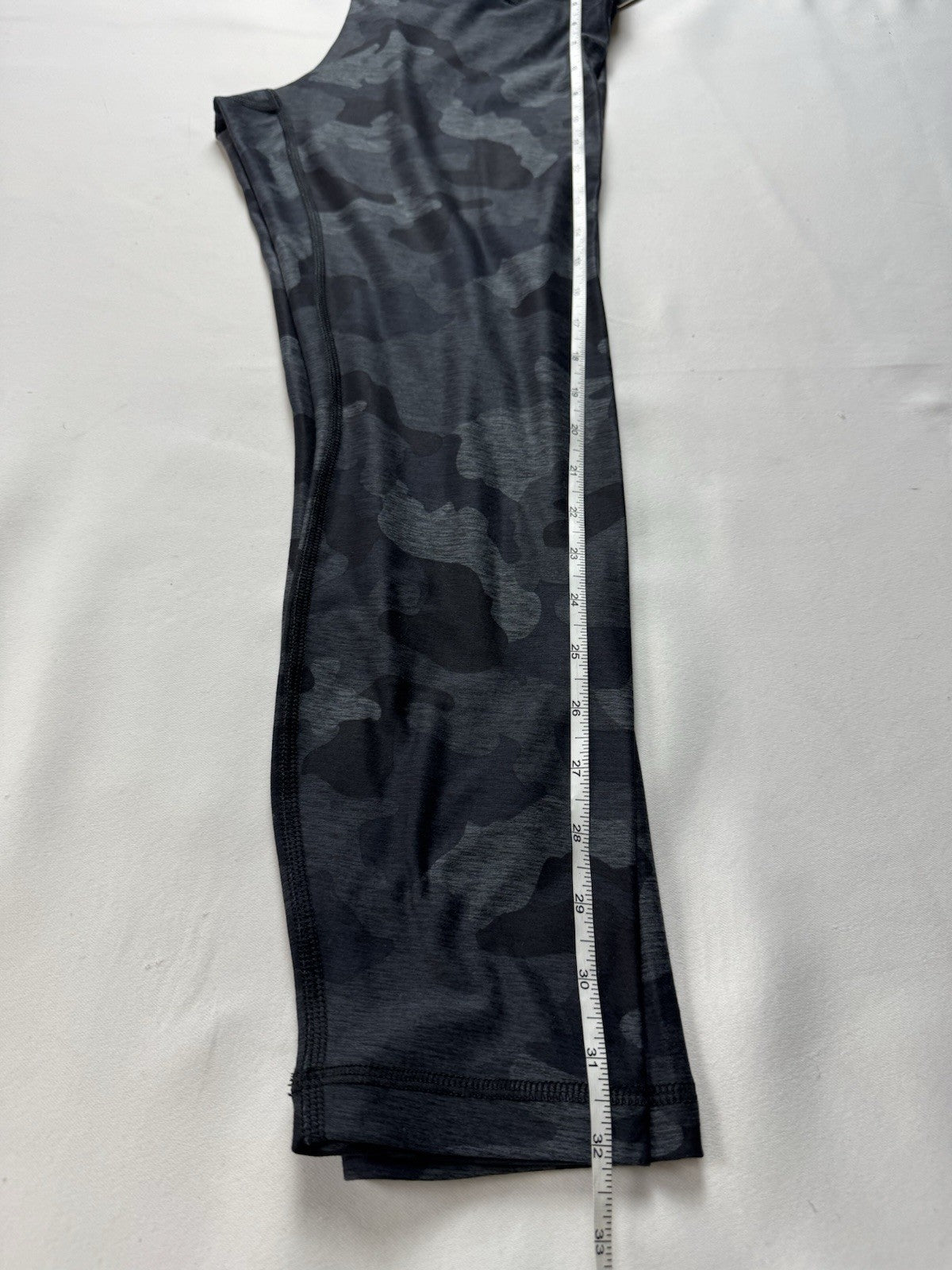 $78 Yogalicious Lux Leggings Hi-Rise Ankle Length Legging Sz L.  (B.156)