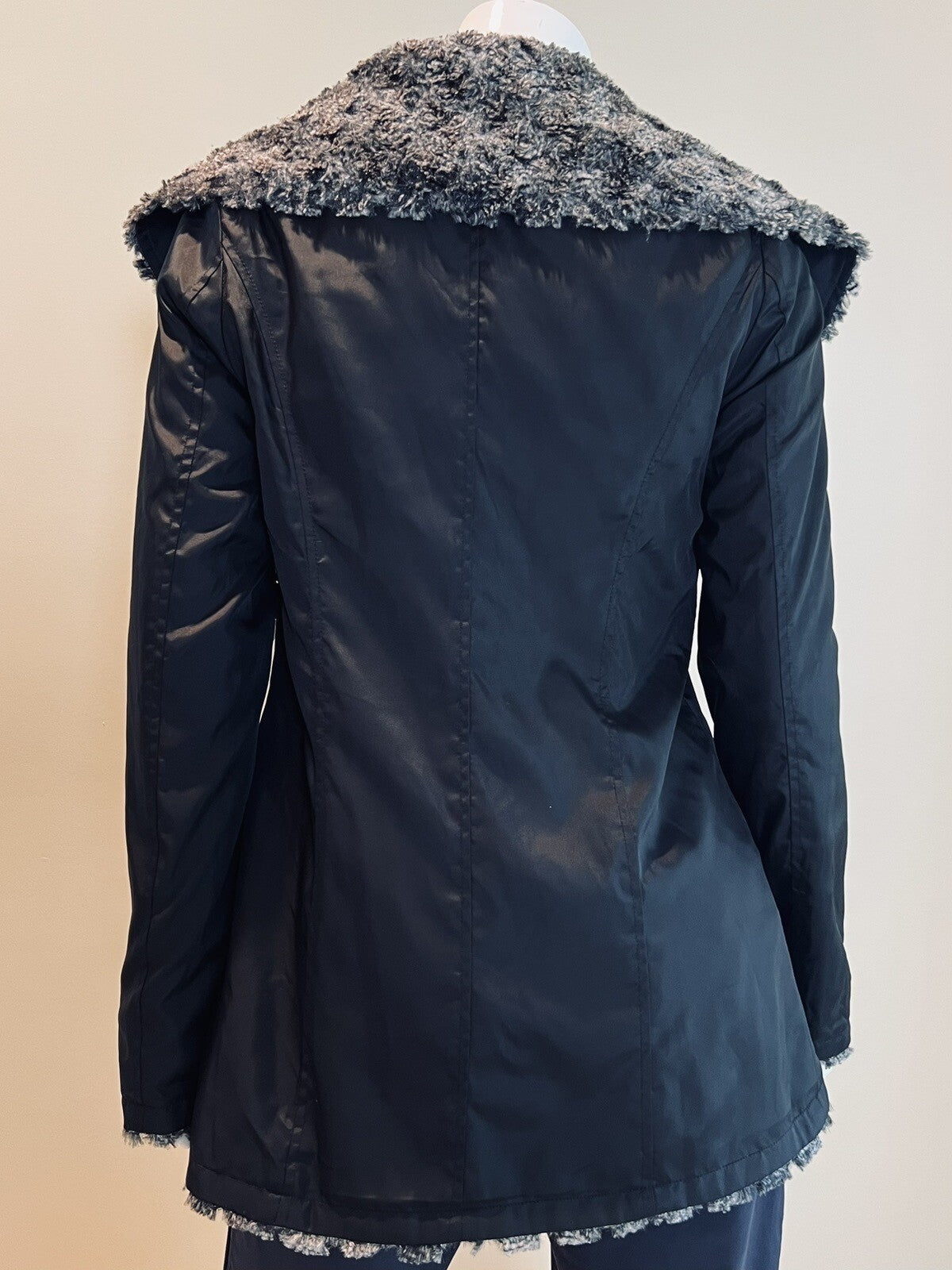 UBU Clothing Co. Black,Gray Faux Fur Reversible Sz XS Rain Resistant Coat (11)