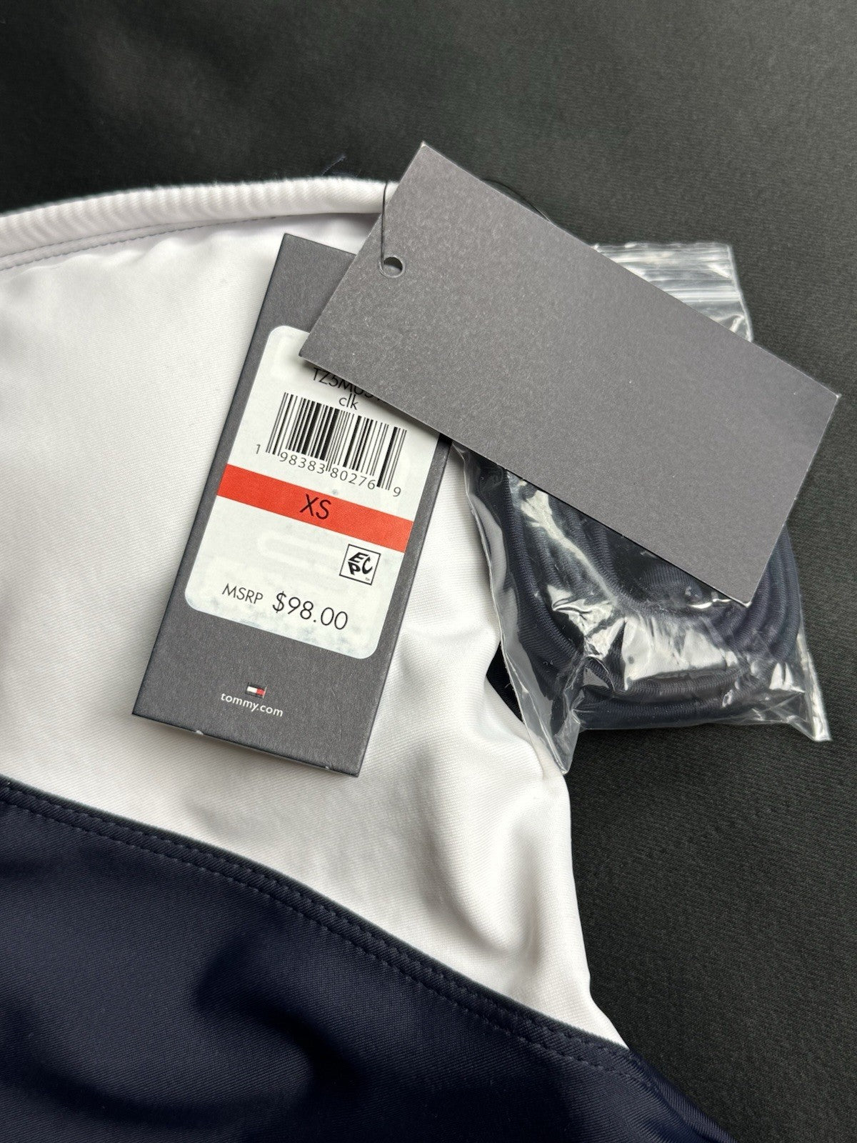 $98 Tommy Hilfiger Logo Colorblock Bandeau One-Pc Swimsuit Size XS. (B.153)