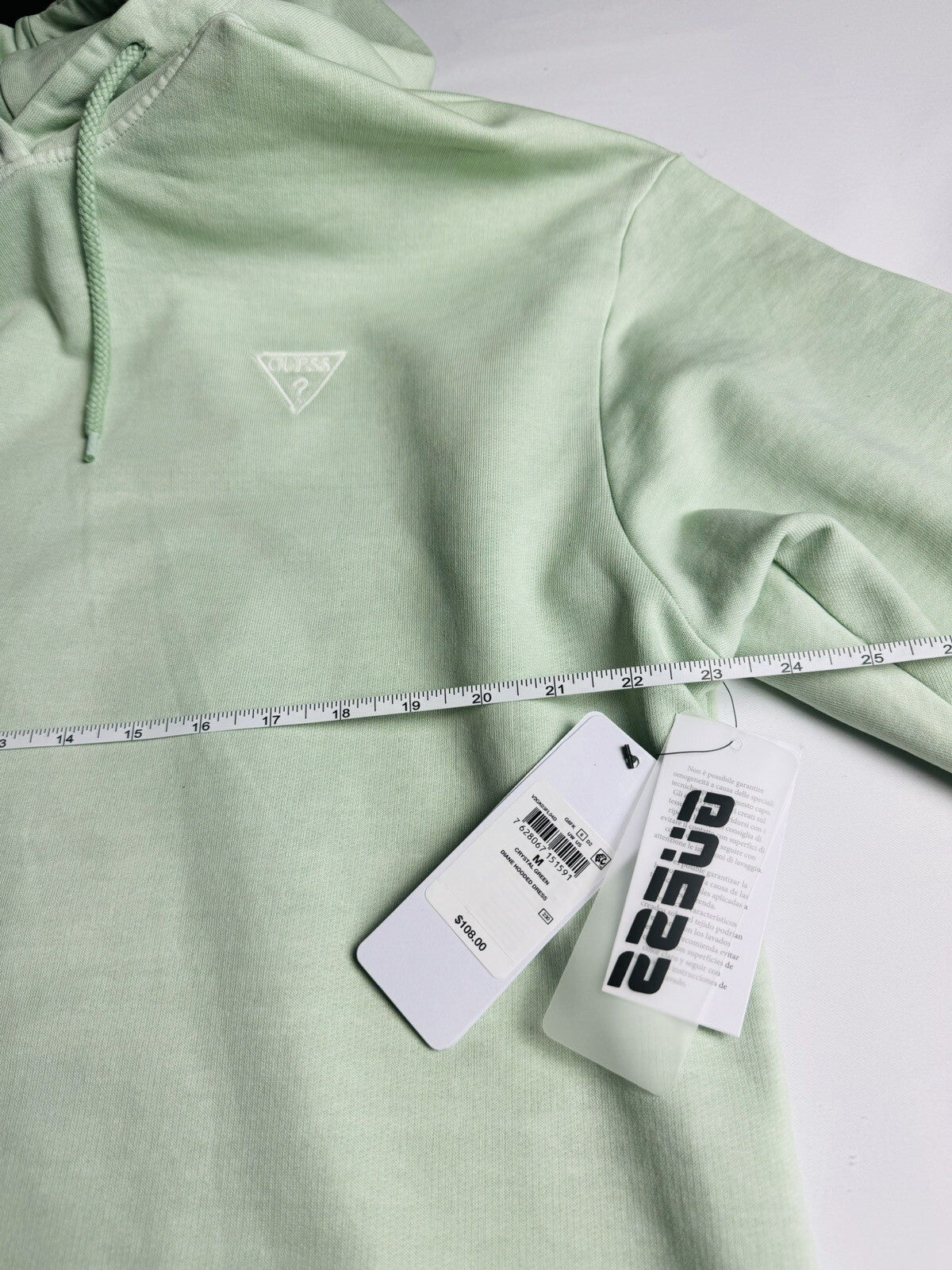 Guess Women’s Hooded Green Sweater with Pockets. (B.76)