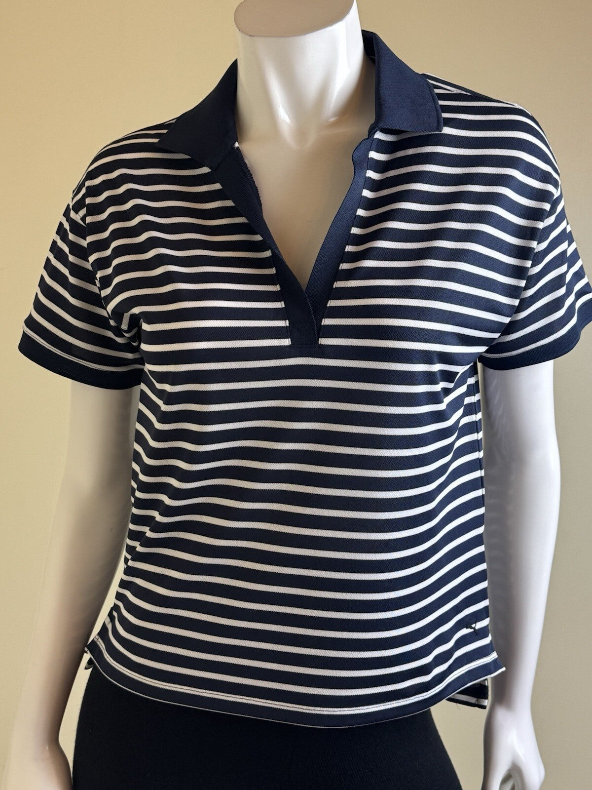 Puma Women’s Golf Shirt Sz S.   (B.113/5)
