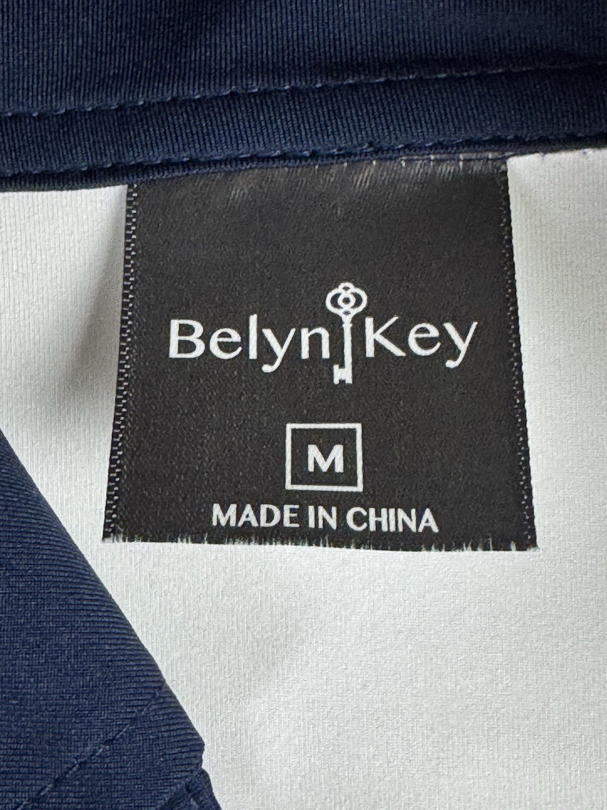 BELYN KEY Women’s Golf Shirt Sz M    (B.037)