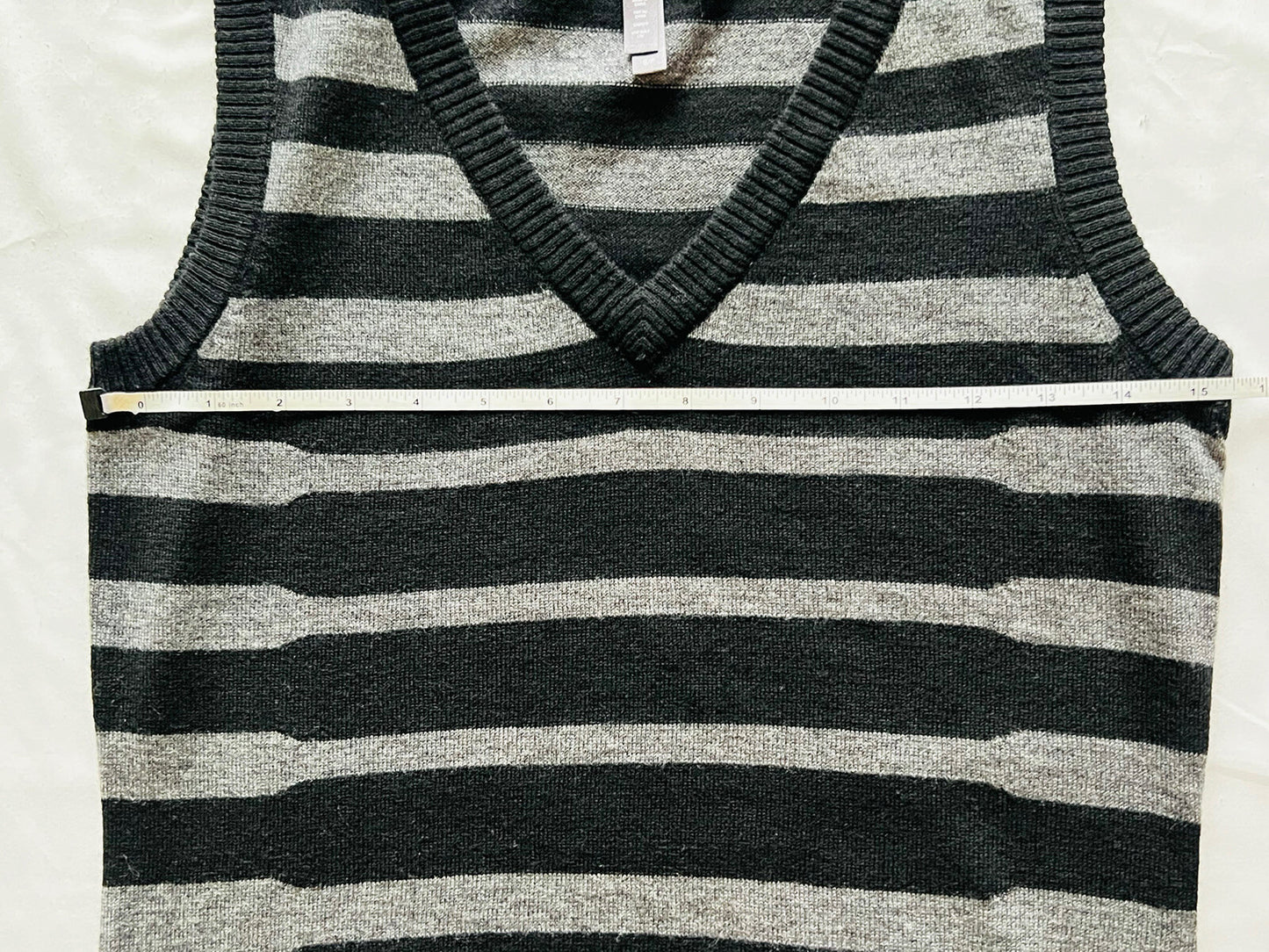 Lija Women's Golf Knit Vest Sleeveless Sz S Black Gray Stripes