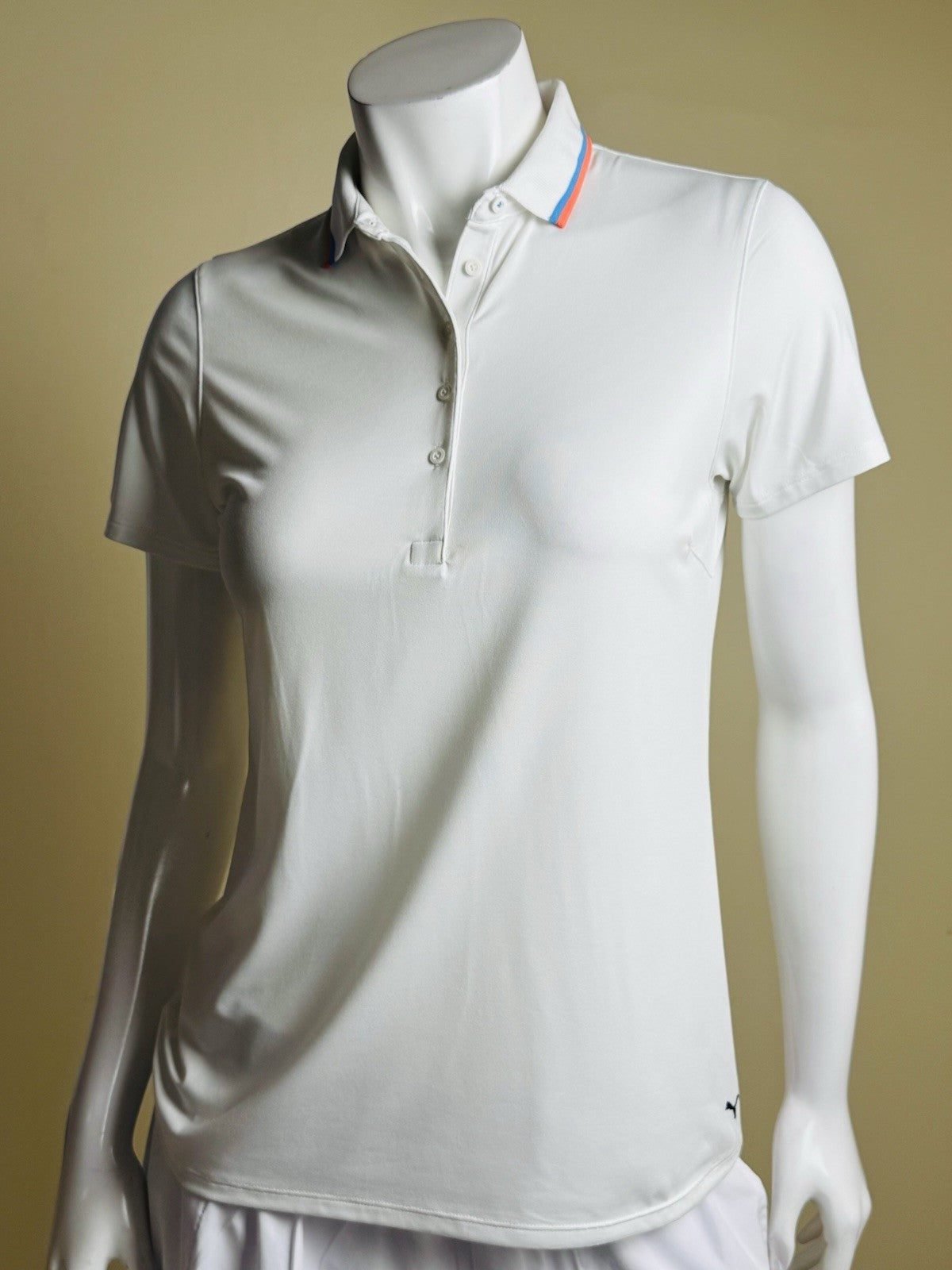 Puma Women’s Golf Shirt Sz S.   (B.188)