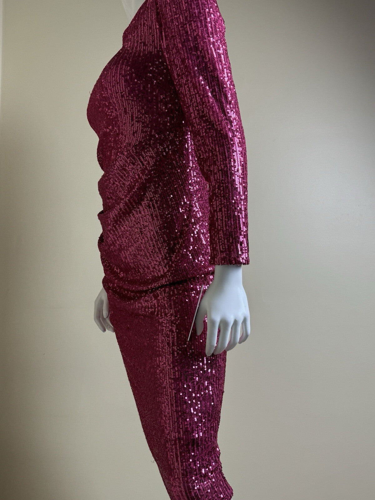 $188 Nanette Lepore Pink Sequined Long Sleeve Dress Sz 4. (B.93)