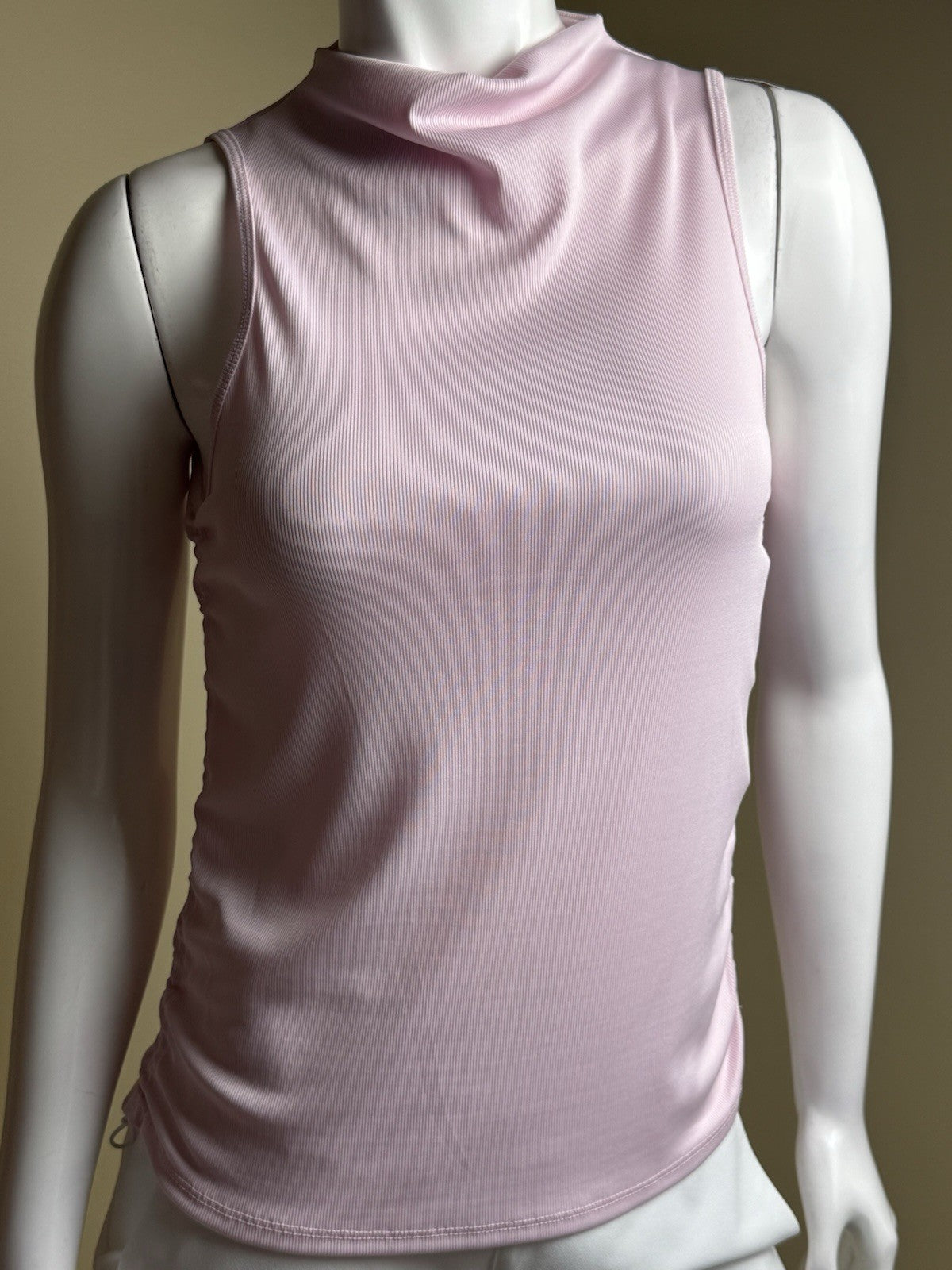 Lucky In Love Tech Performance Women’s Sleeveless Golf Shirt Sz S    (B.170)
