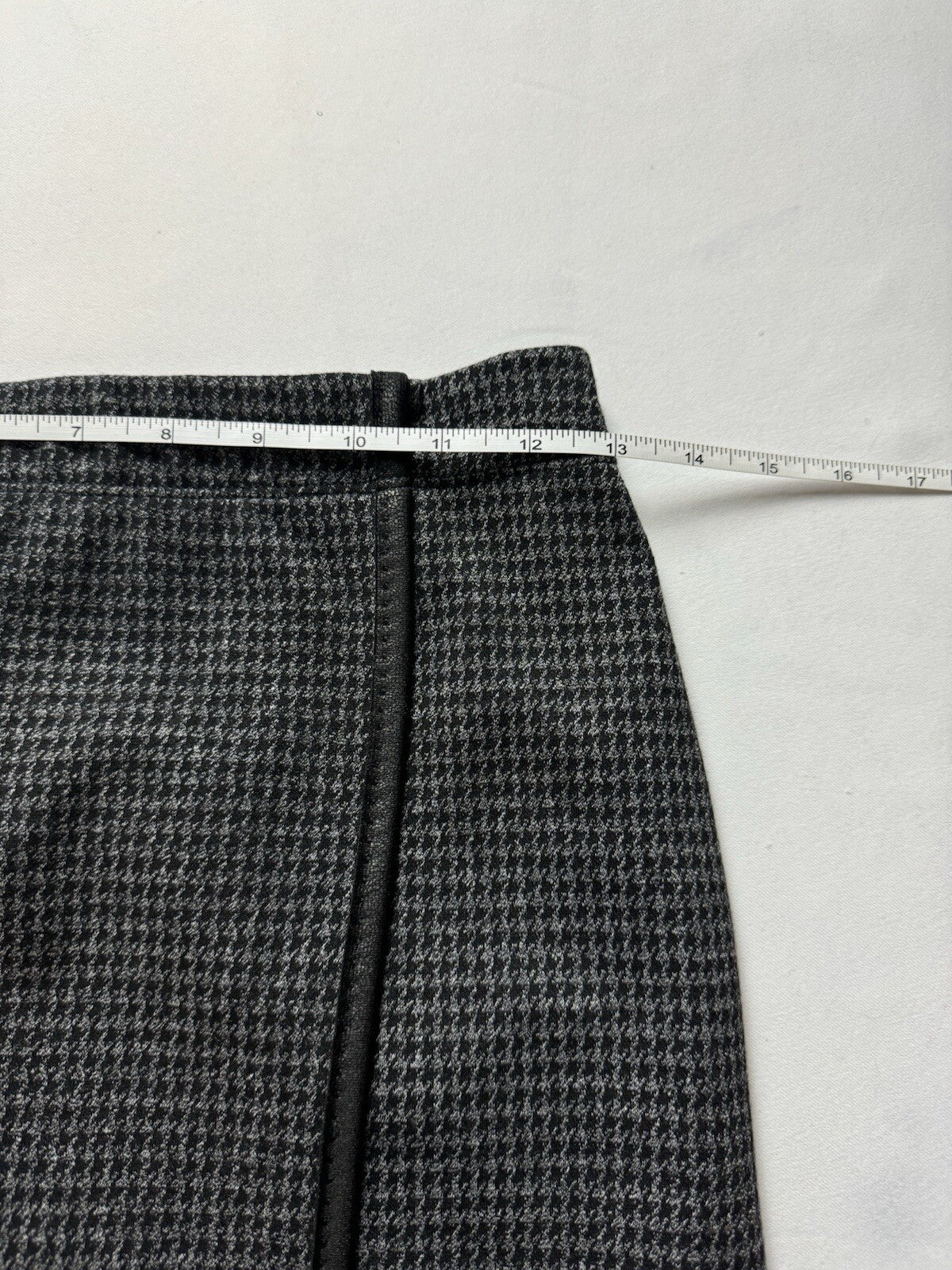 $118 Max Studio Women’s Pencil Straight Skirt Sz XS.      (B.117)
