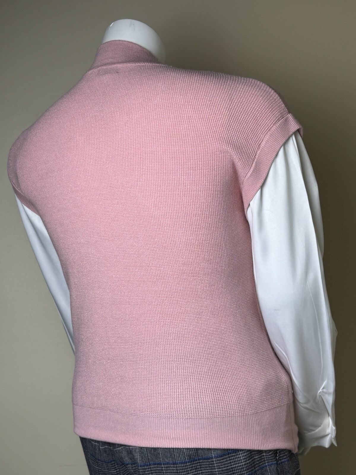 On Twelfth Women’s Rhinestone Sweater SZ XL.     (B.127)