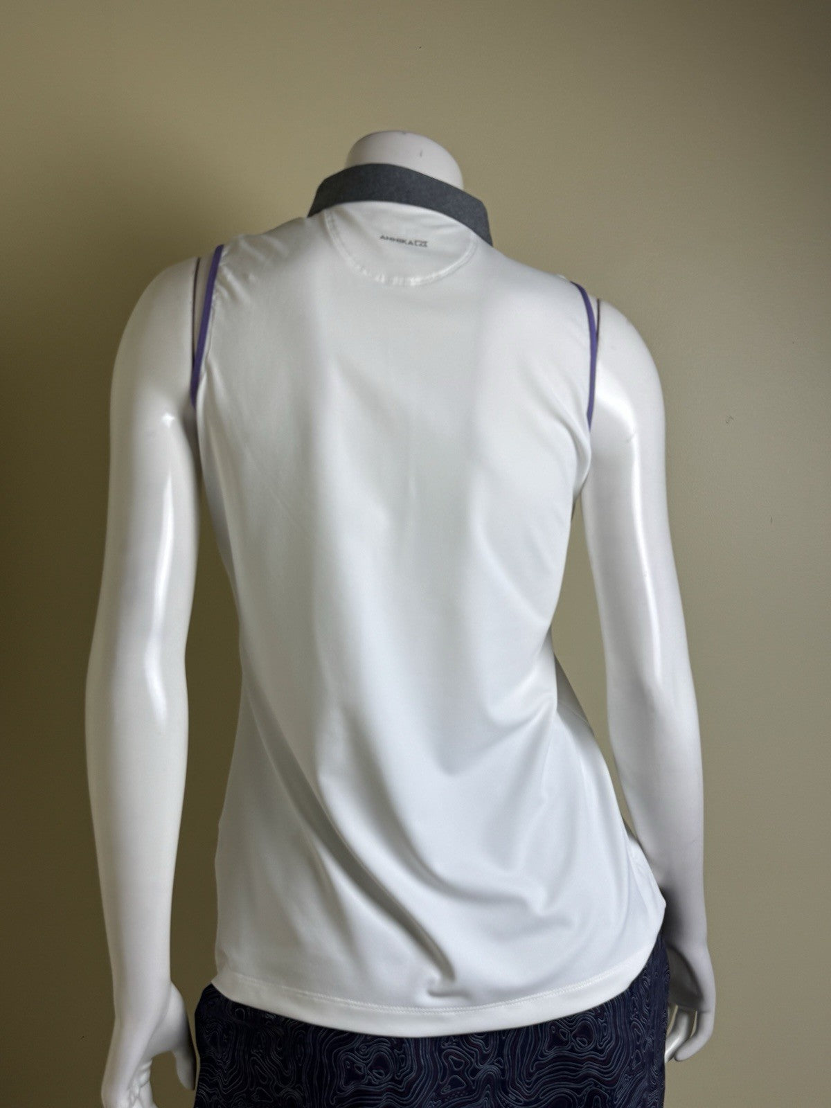 Annika Cutter and Buck Women’s Polo Shirt Size M      (B.153)