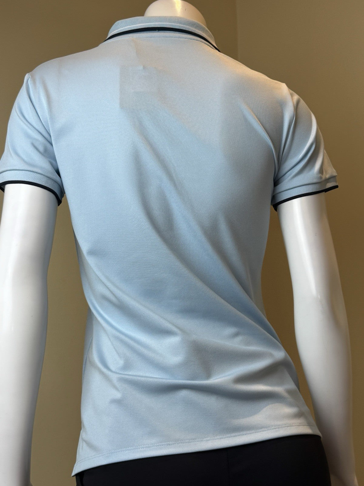 Puma Women’s Golf Shirt Sz S.   (B.165)