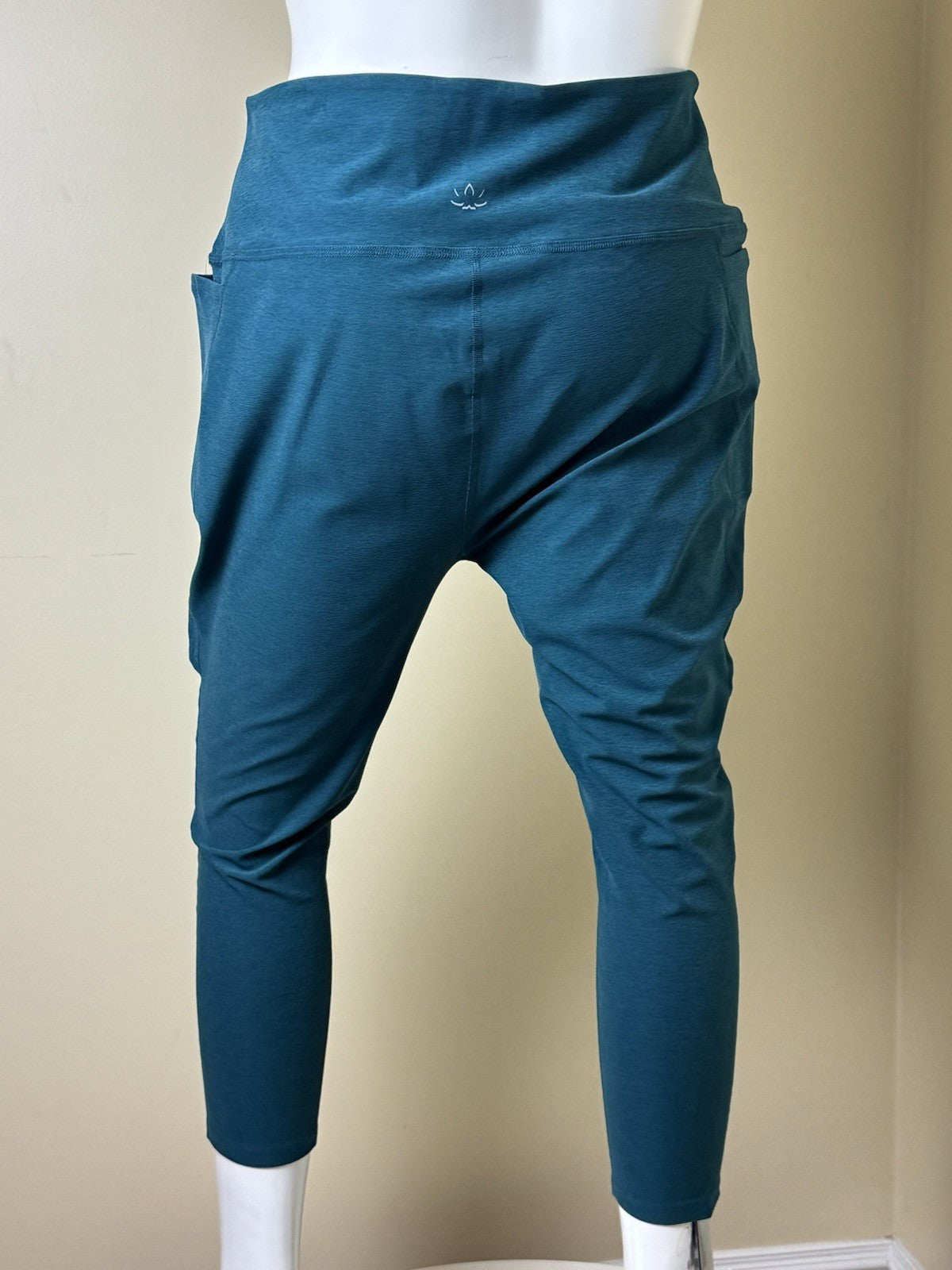 $99 Beyond Yoga Athletic Gym Midi High Waist Leggings Sz 4XL.  (B.159)