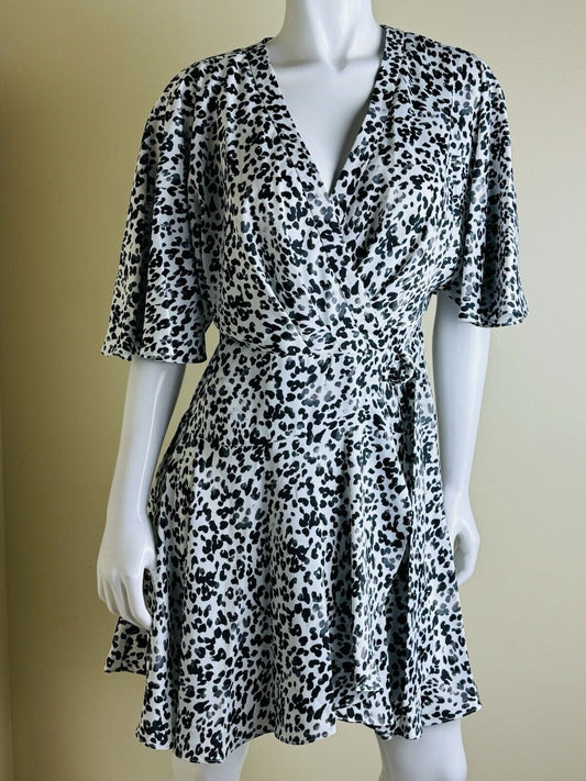 $128 BCBGeneration Women’s Dress Size 4 Cheetah Print