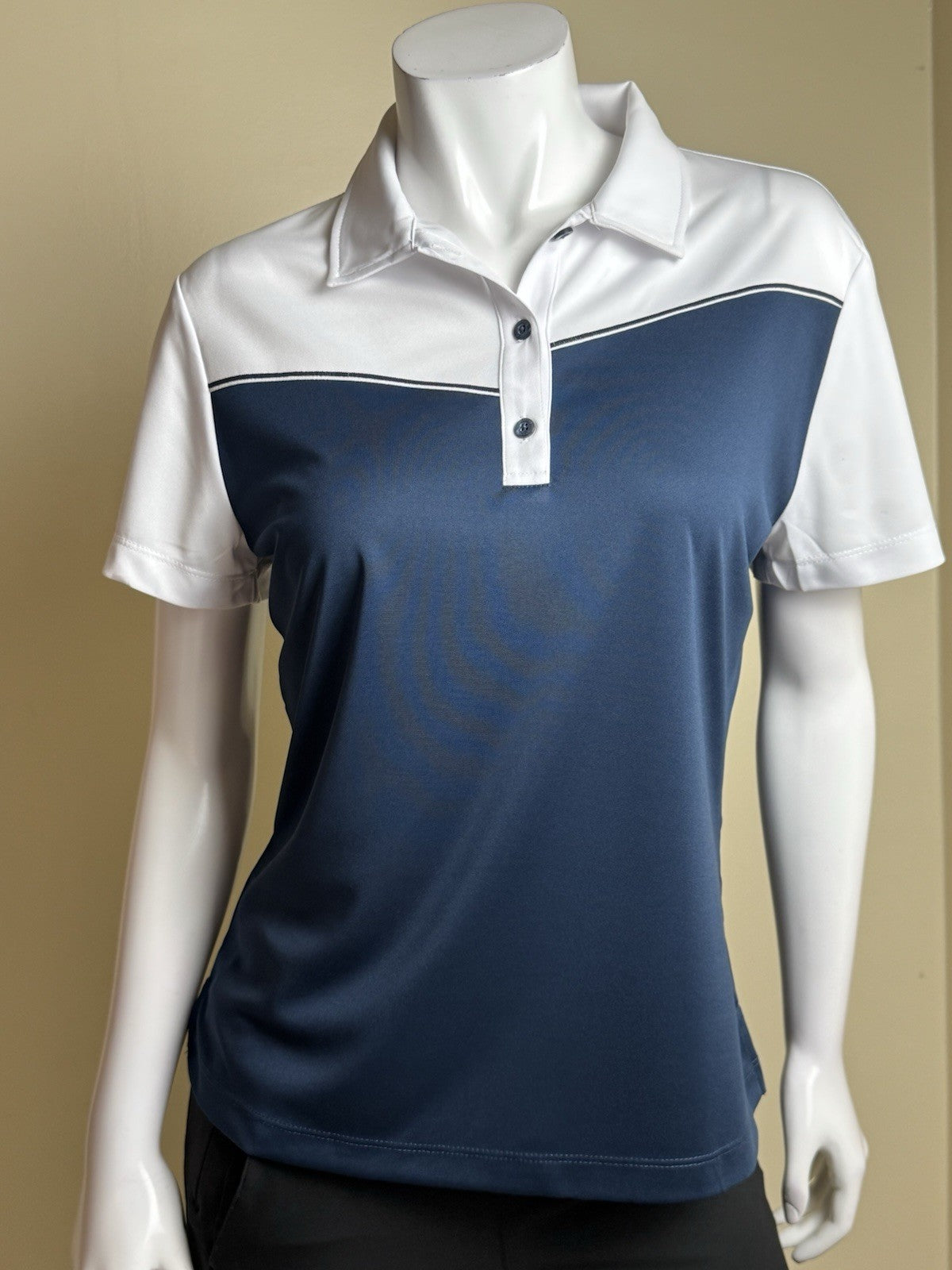 $60 Monterey Club Women's Golf Shirt Short Sleeve Sz 2XL      (B.044)