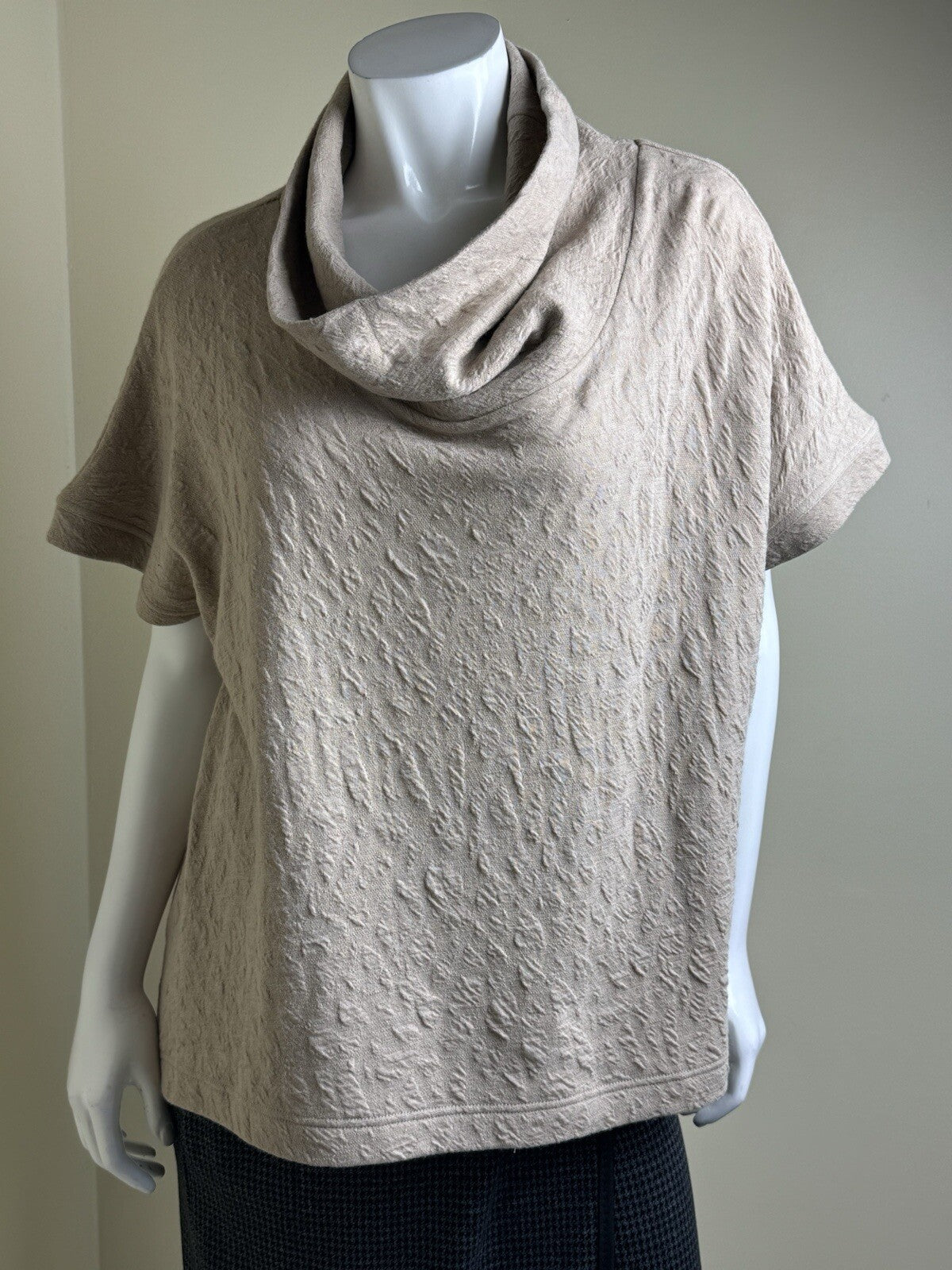 $179 Symphony by A.F. Women’s Golf Short Sleeve Turtleneck Top Sz XS   (B.117)