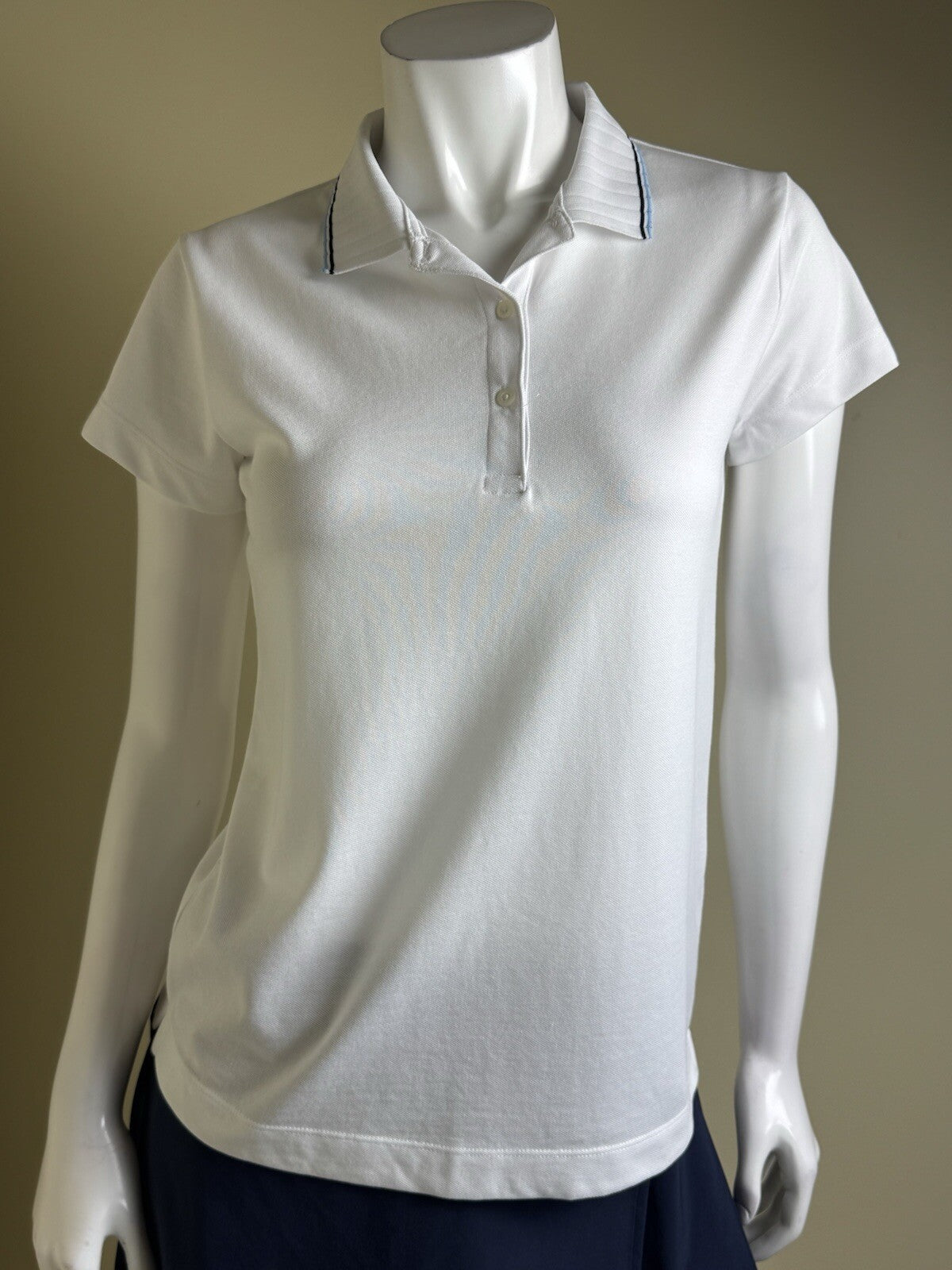 Daily Sports Women’s Golf Shirt Sz M     (B.140)