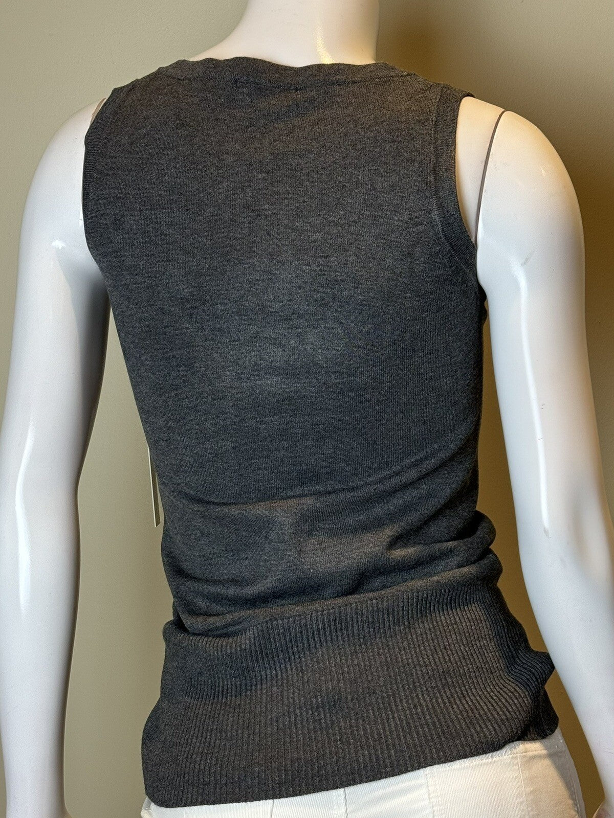 $230 Vertigo Paris Women’s Charcoal Gray Vest Size XS. (B.59)