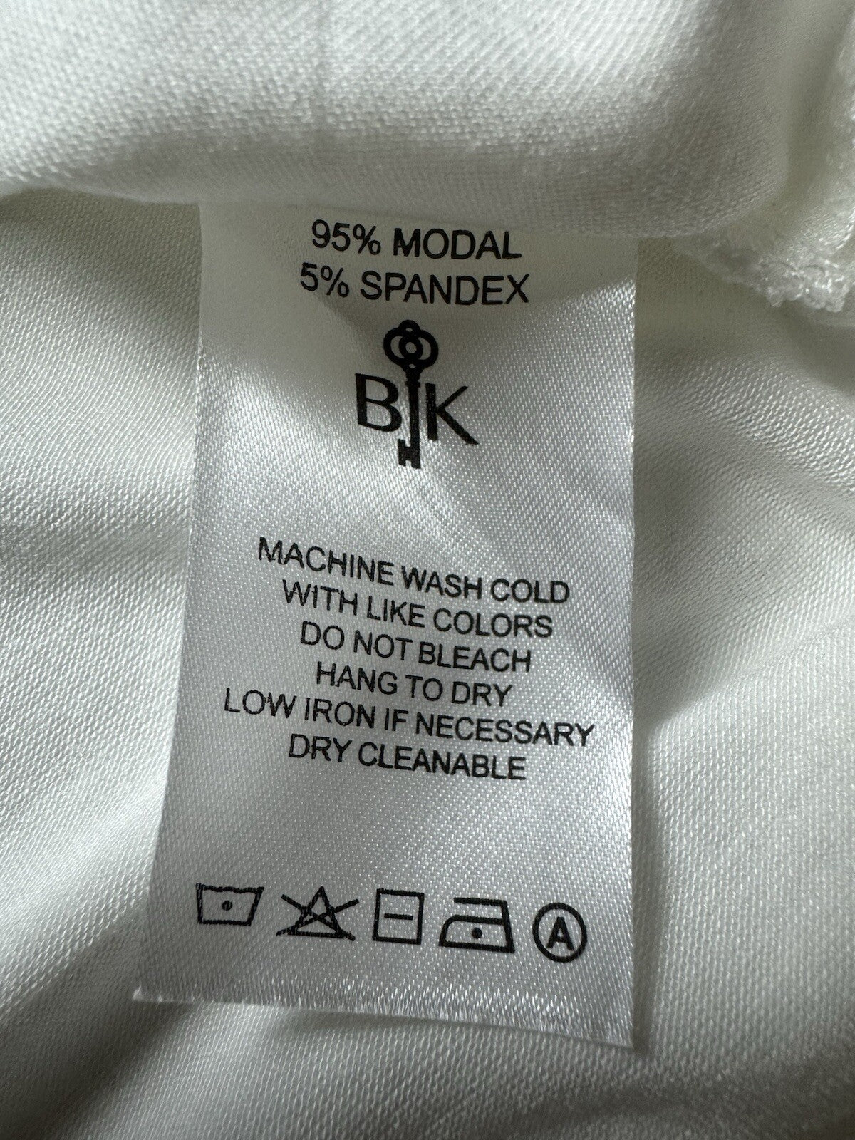 BELYN KEY Women’s Sleeveless Golf Shirt Sz M.    (B.139)