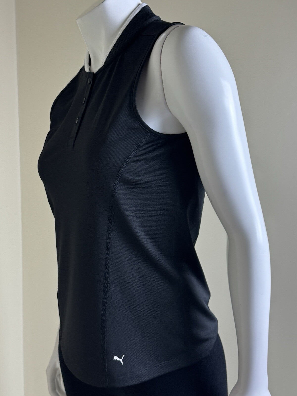 Puma Women’s Golf Shirt Sleeveless Sz S.  (B.130/1)
