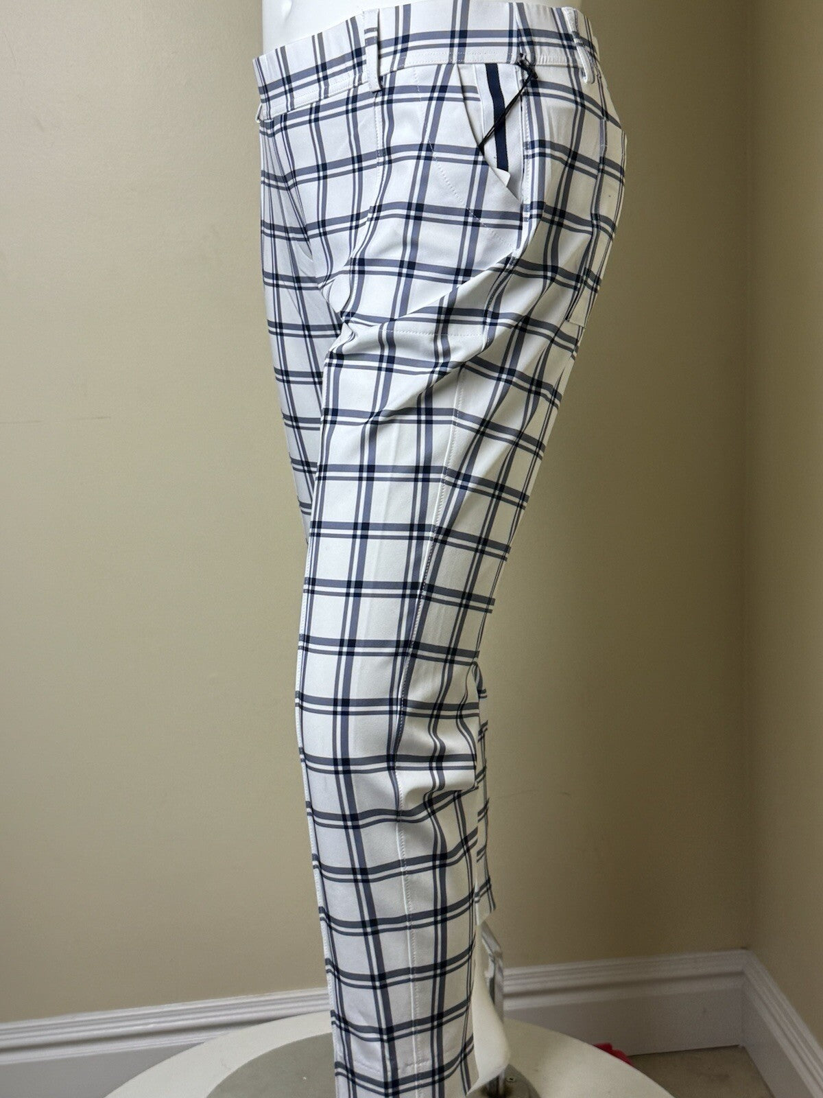 Belyn Key Women’s Golf Plaid Pants Sz XL. (B.127)
