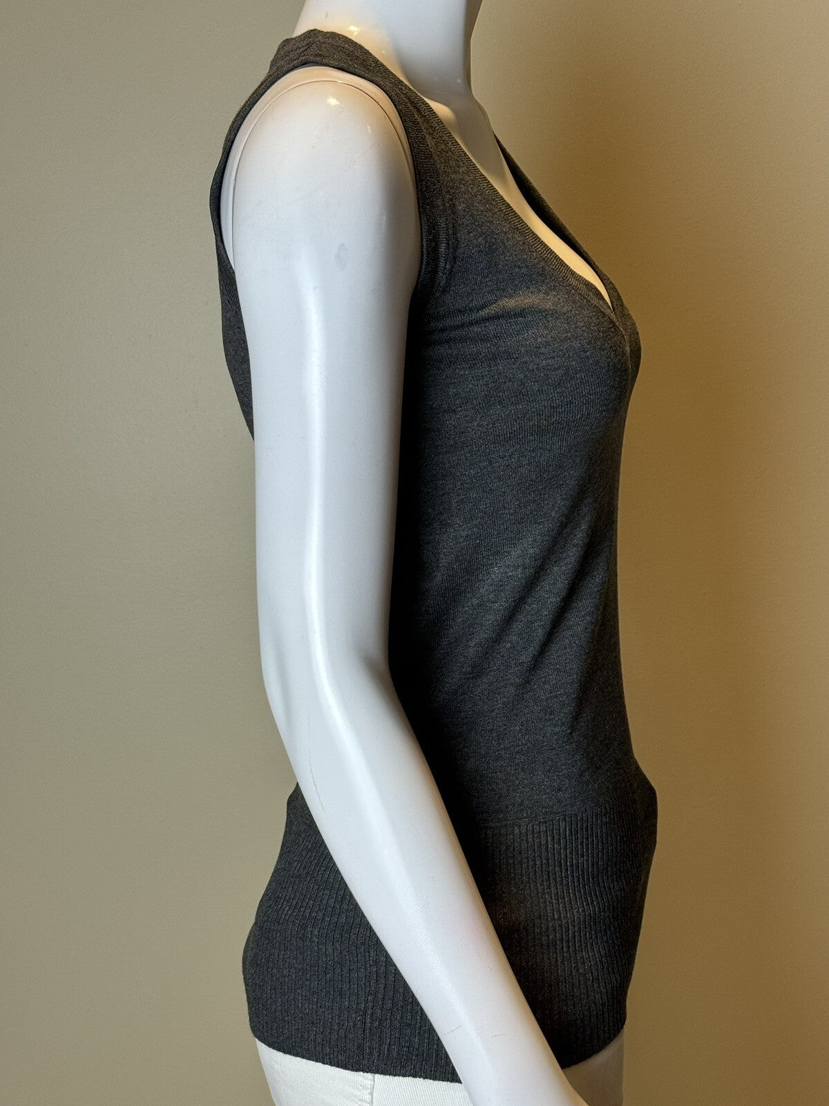 $230 Vertigo Paris Women’s Charcoal Gray Vest Size XS. (B.59)