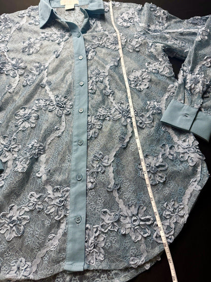 LIFE Women’s Blue Floral Lace Shirt Sz S.  (B.160)