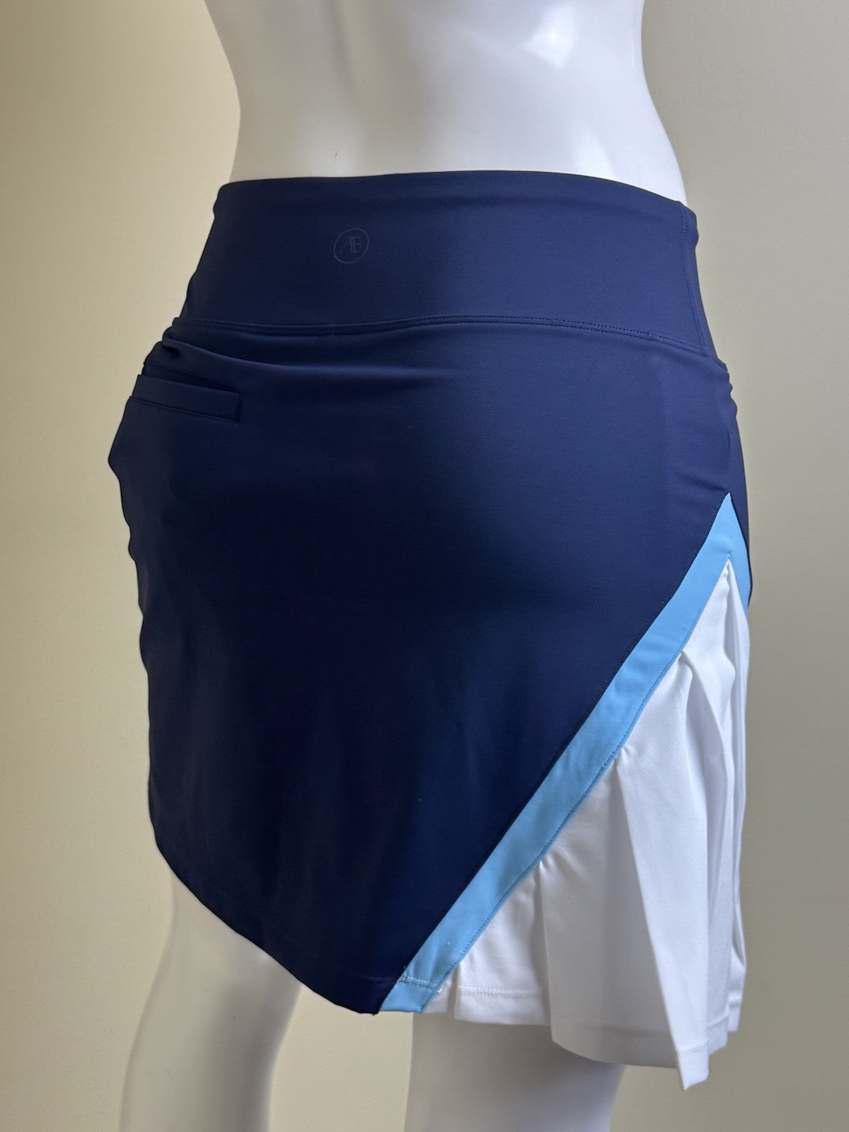 Addison Bay Women’s Skort Skirt Sz S.     (B.158)