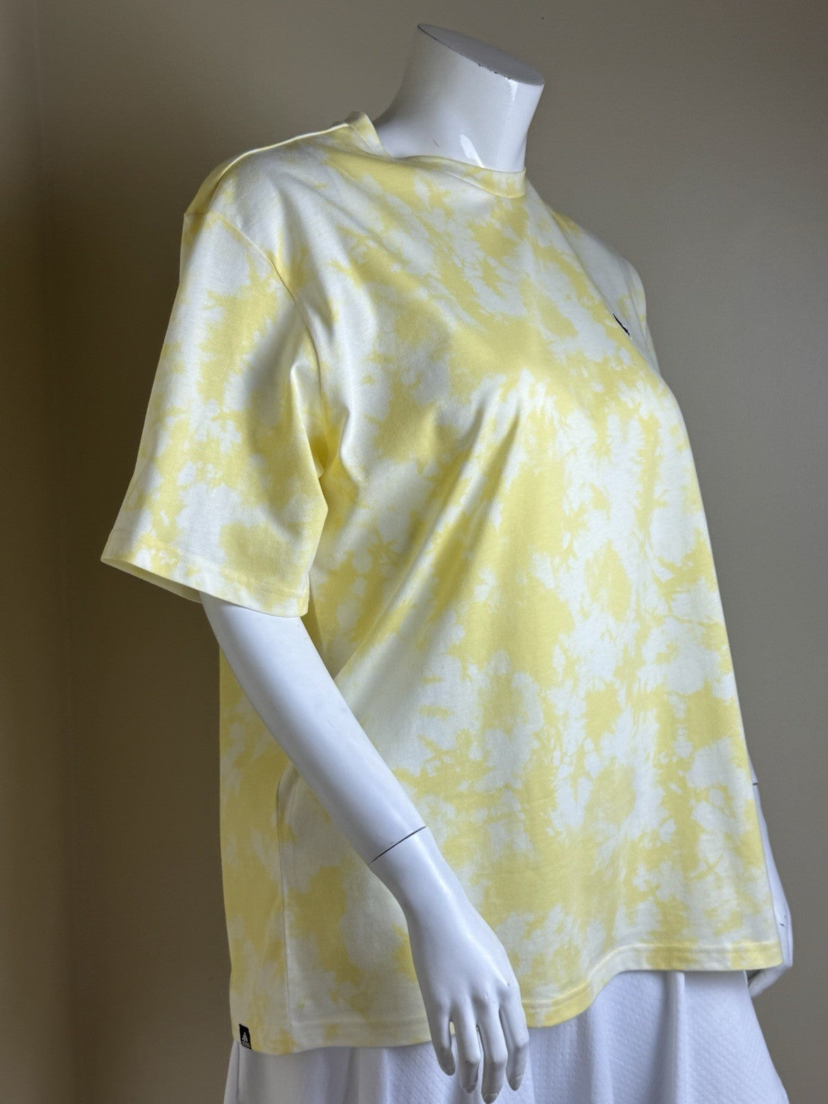 ADIDAS Women's Logo Shirt Sz L.     (B.187)