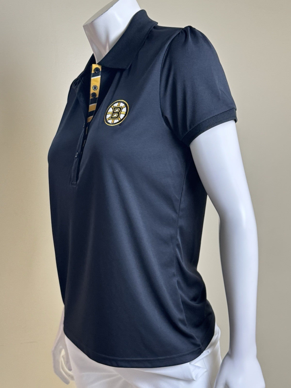 LeverWear Women's Golf shirt Sz M   (B.172)