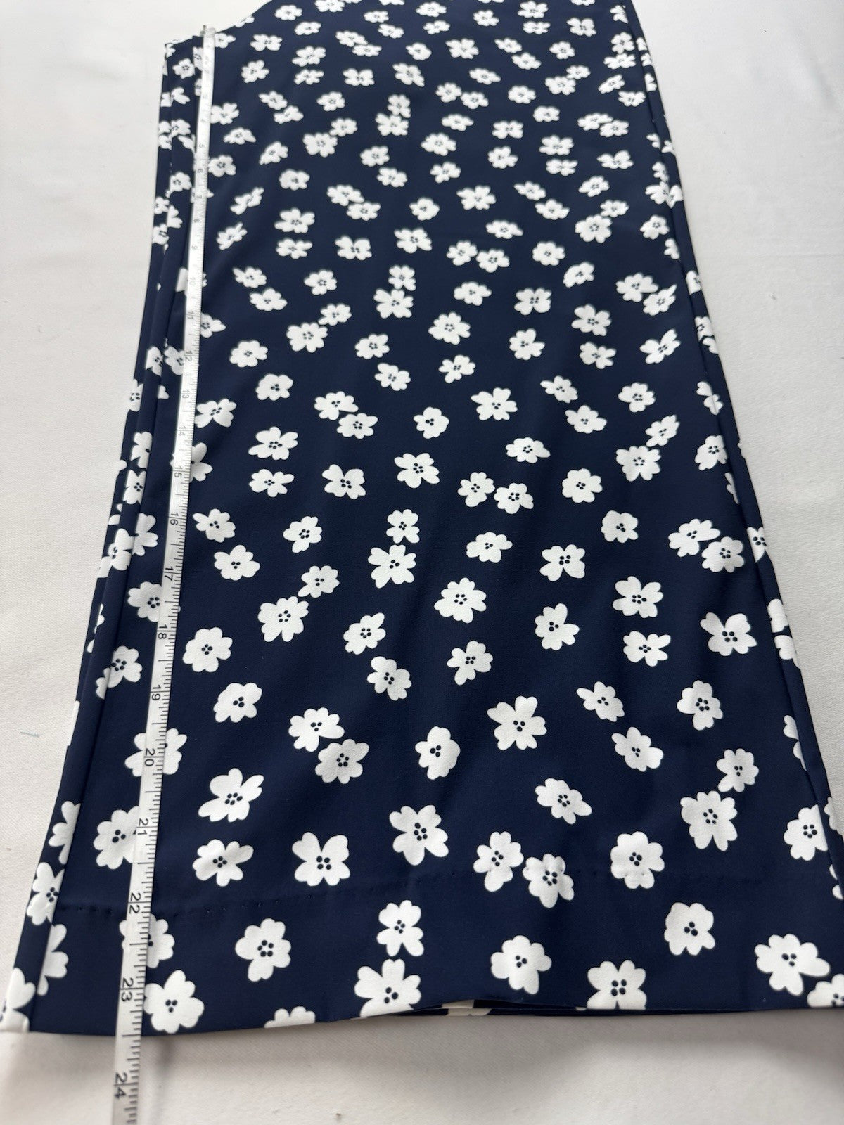 Jayebird Women’s Golf Robbie Pant Navy/White Floral Sz M.   (B.158)