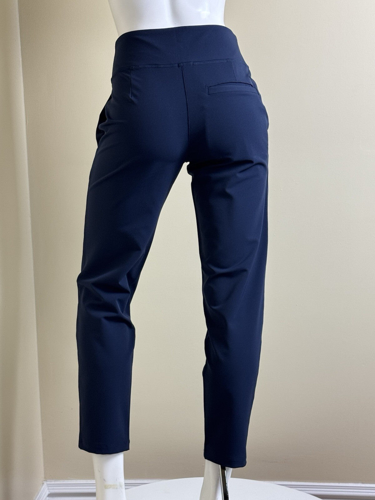 Puma Women’s Navy Golf Pants Sz S.   (B.124/1)