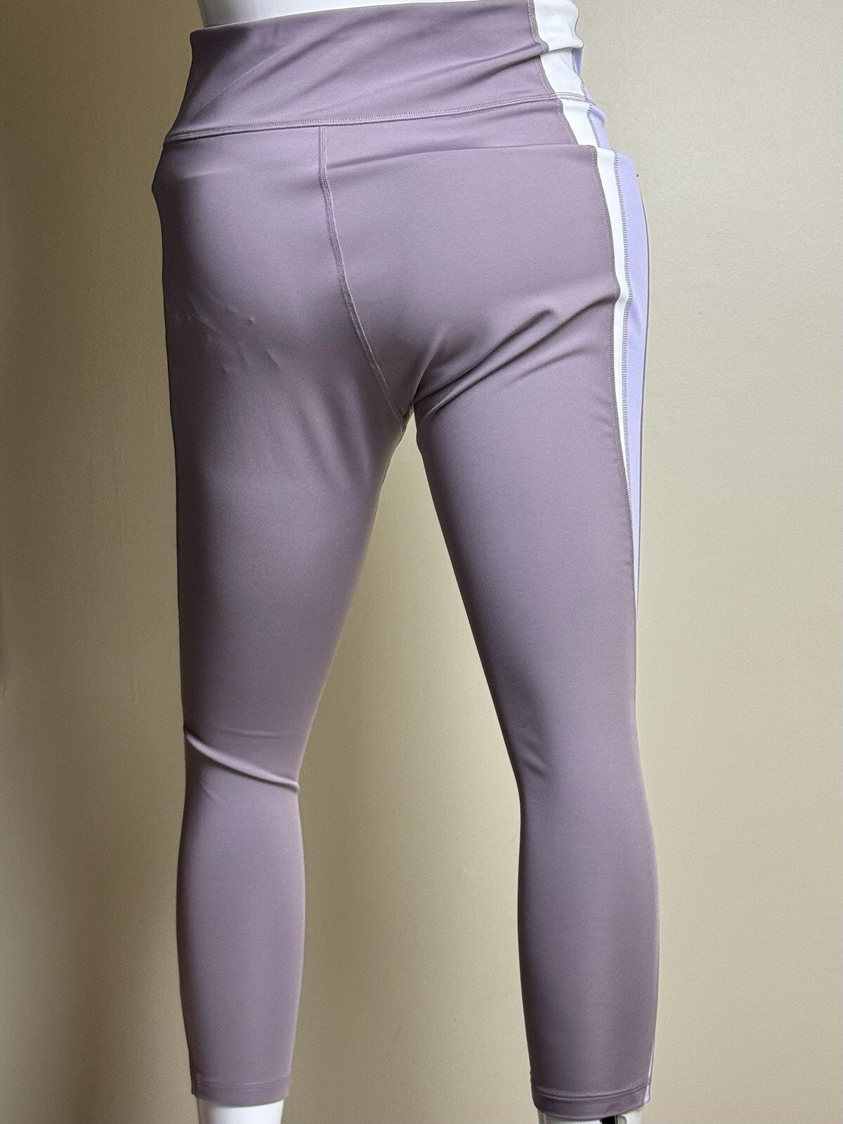 PUMA Women's Stretch Leggings Pants Sz XL. (B.101)
