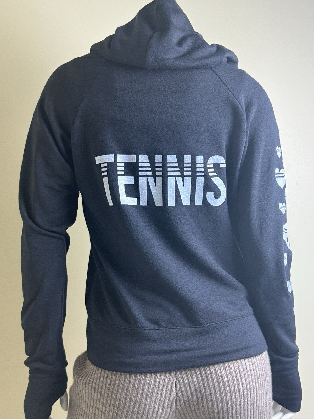 BIRD & VINE Los Angeles Women’s Sz XL Tennis Logo Hoodie Sweater.  (B.98)