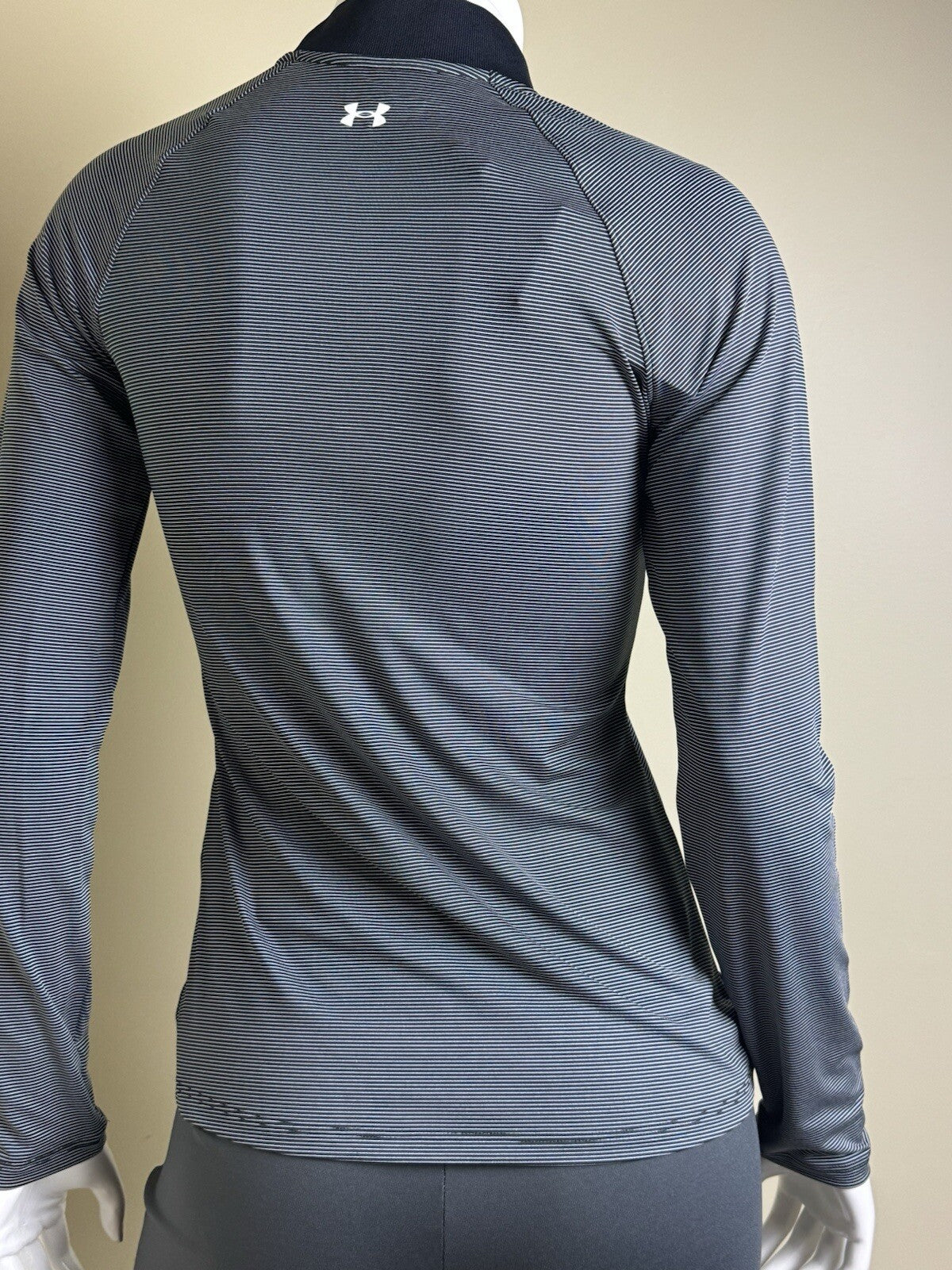 Under Armour Women's Golf Sweatshirt Size XS (B.111)