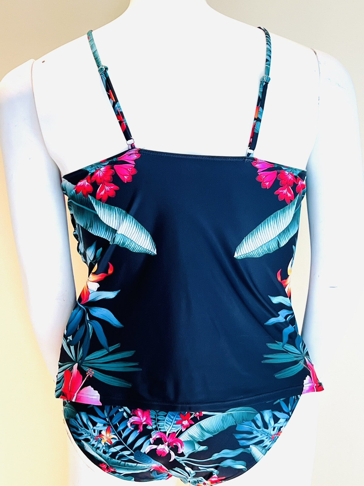 Women's 2 Piece Swimsuit Top Size 2XL Tankini Bottom Sz XL Floral (8)