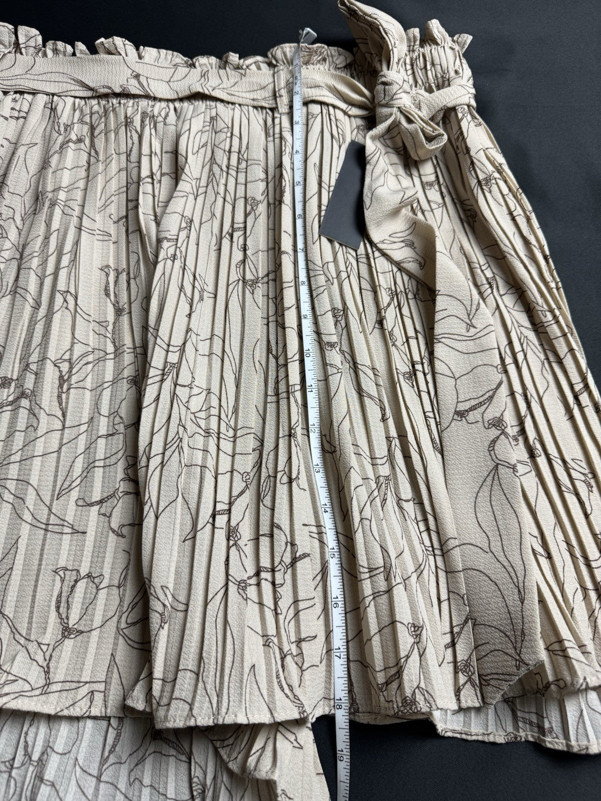 Alice Blue Pleated Shorts Skirt Belted Size XL.        (B.159)